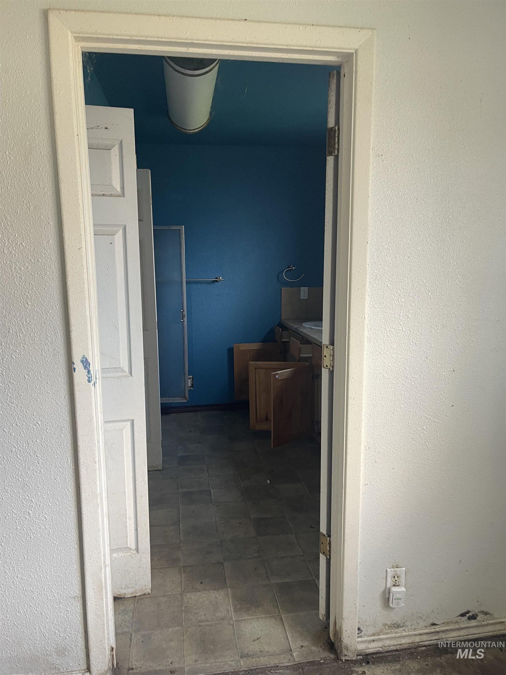 670 S 13th E, Mountain Home, Idaho 83647, 3 Bedrooms, 2 Bathrooms, Residential For Sale, Price $175,000,MLS 98975945