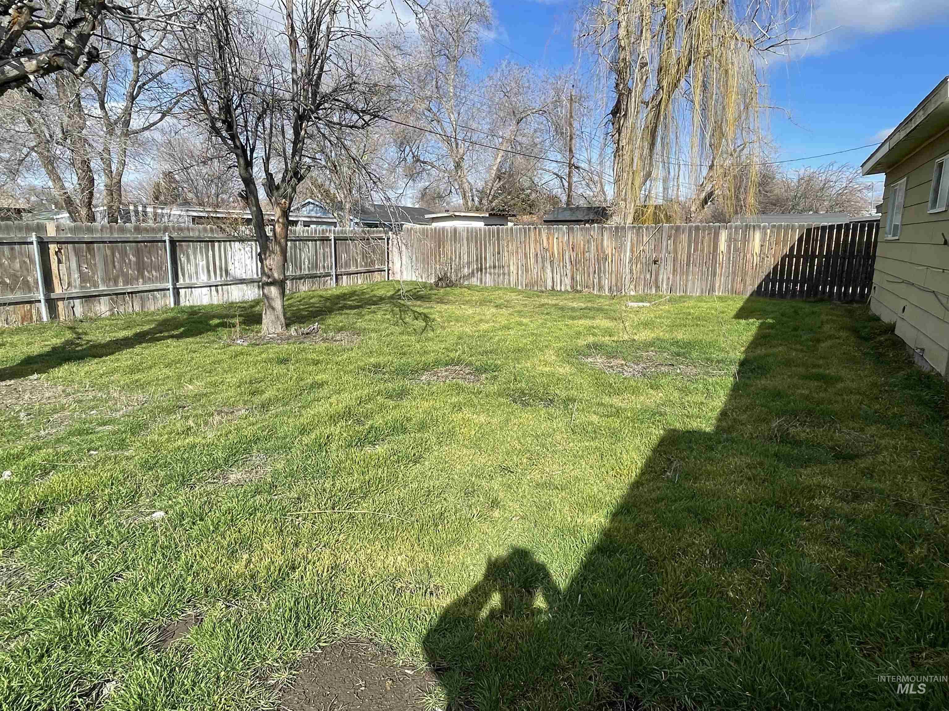 670 S 13th E, Mountain Home, Idaho 83647, 3 Bedrooms, 2 Bathrooms, Residential For Sale, Price $175,000,MLS 98975945