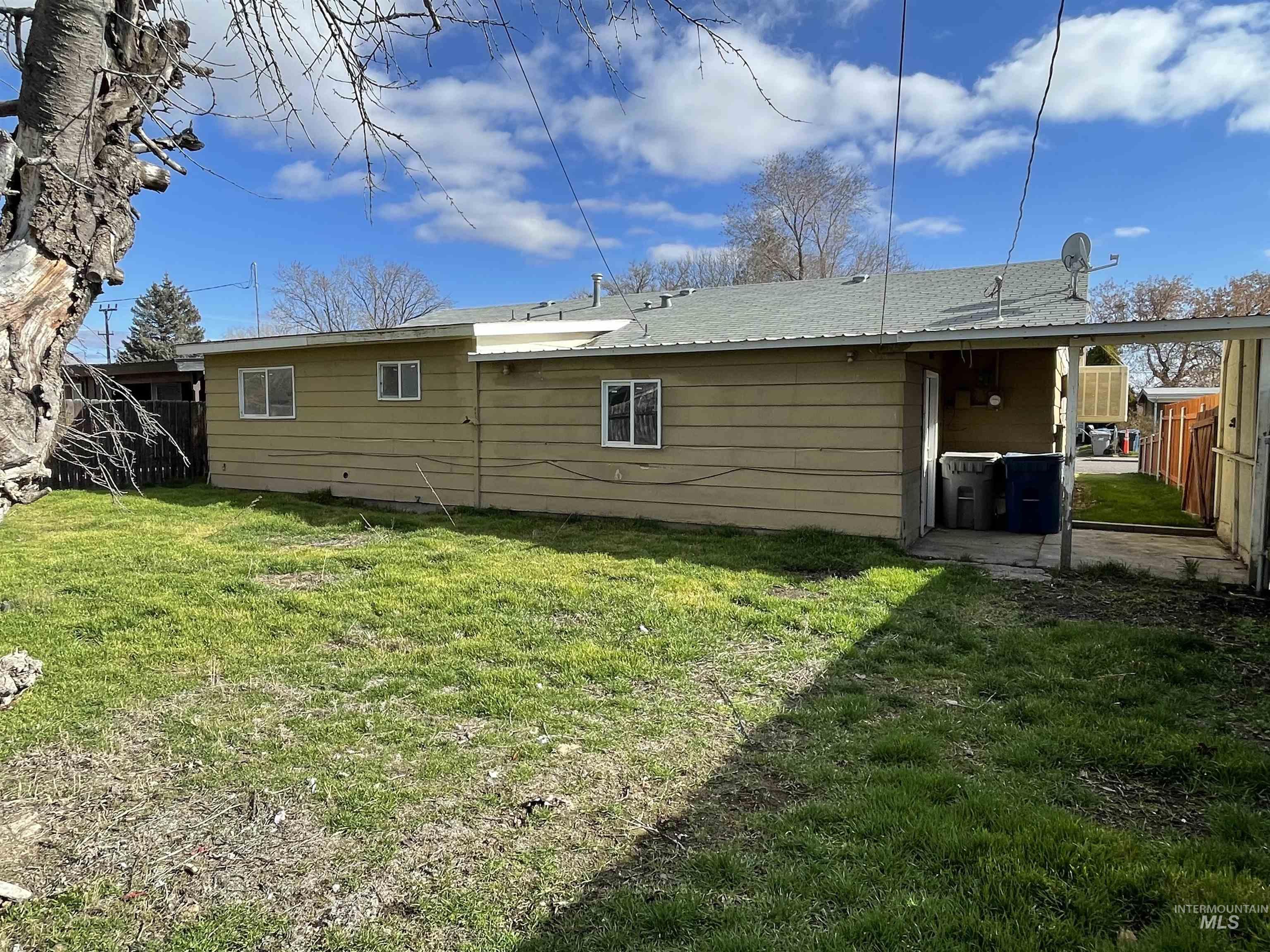 670 S 13th E, Mountain Home, Idaho 83647, 3 Bedrooms, 2 Bathrooms, Residential For Sale, Price $175,000,MLS 98975945