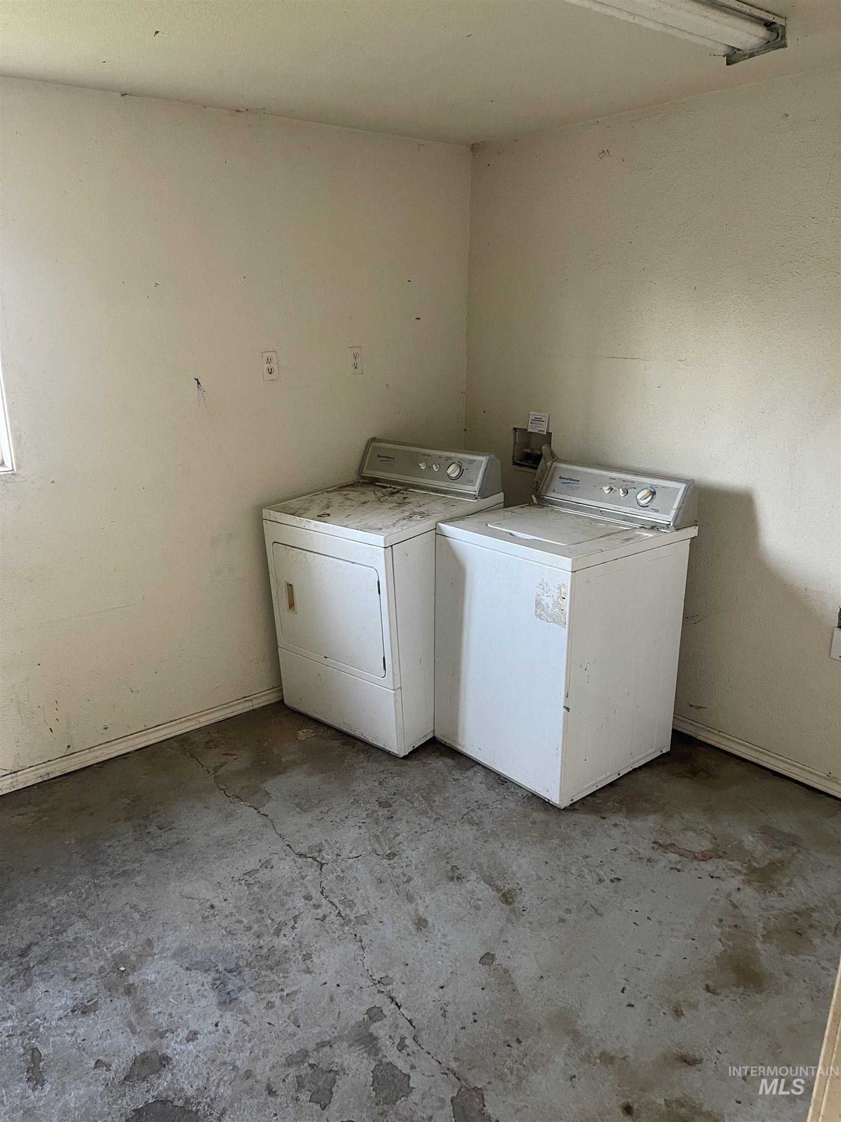 670 S 13th E, Mountain Home, Idaho 83647, 3 Bedrooms, 2 Bathrooms, Residential For Sale, Price $175,000,MLS 98975945