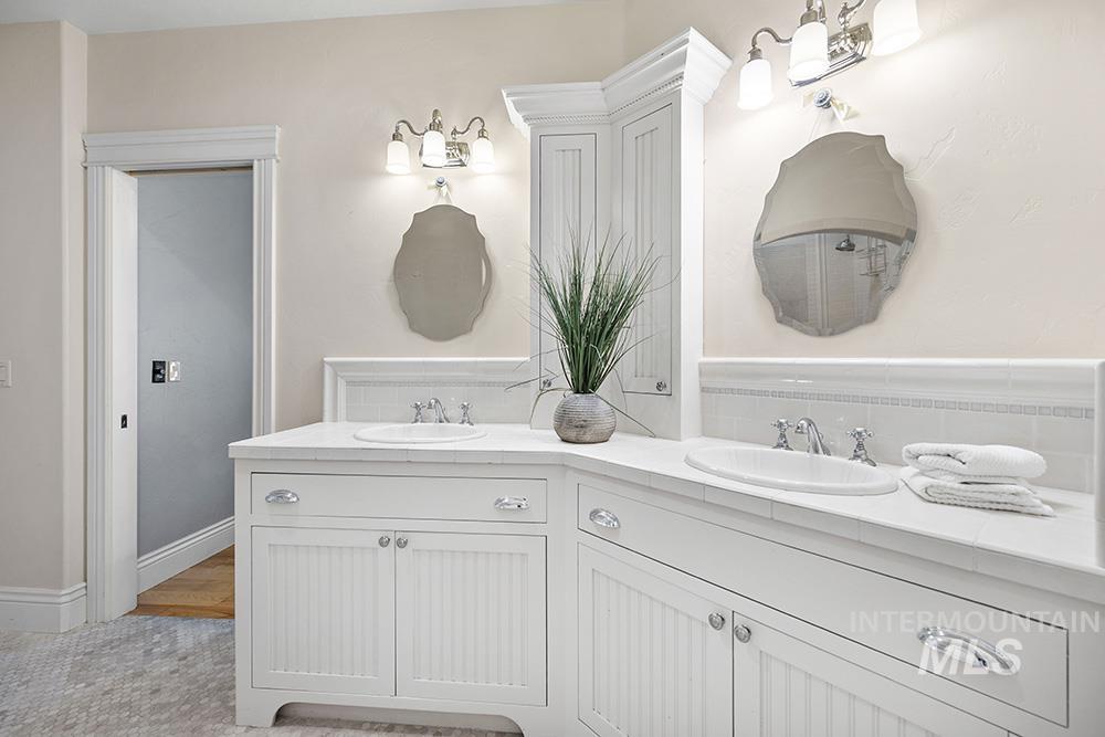 3598 N Timber Ridge Ln, Eagle, Idaho 83616, 4 Bedrooms, 5 Bathrooms, Residential For Sale, Price $2,399,000, 98975946