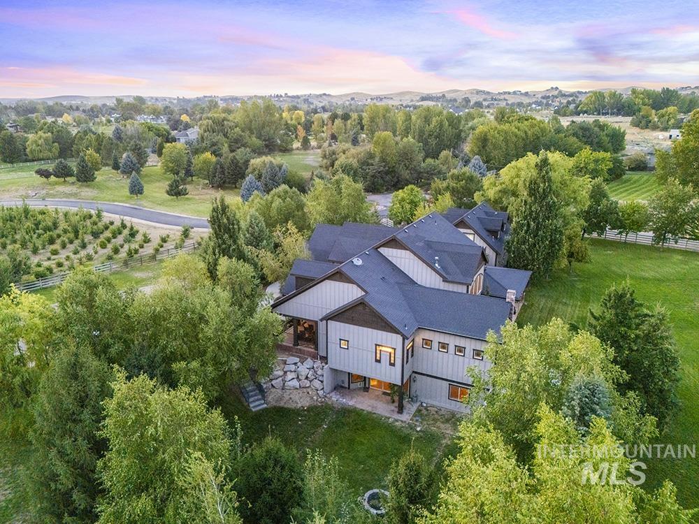 3598 N Timber Ridge Ln, Eagle, Idaho 83616, 4 Bedrooms, 5 Bathrooms, Residential For Sale, Price $2,399,000, 98975946