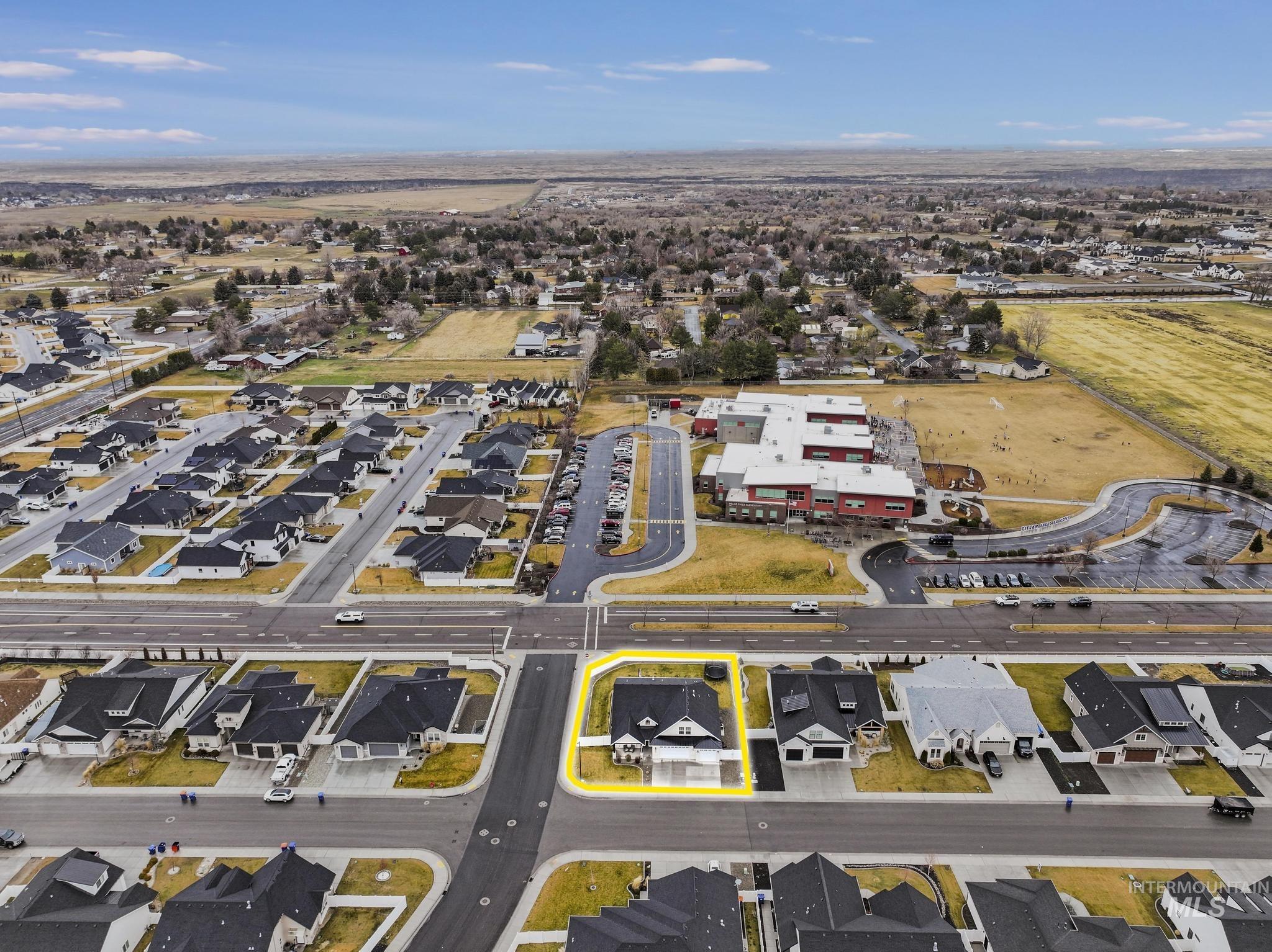 3103 Moonrise Rd, Twin Falls, Idaho 83301-8443, 5 Bedrooms, 3 Bathrooms, Residential For Sale, Price $579,900,MLS 98975950