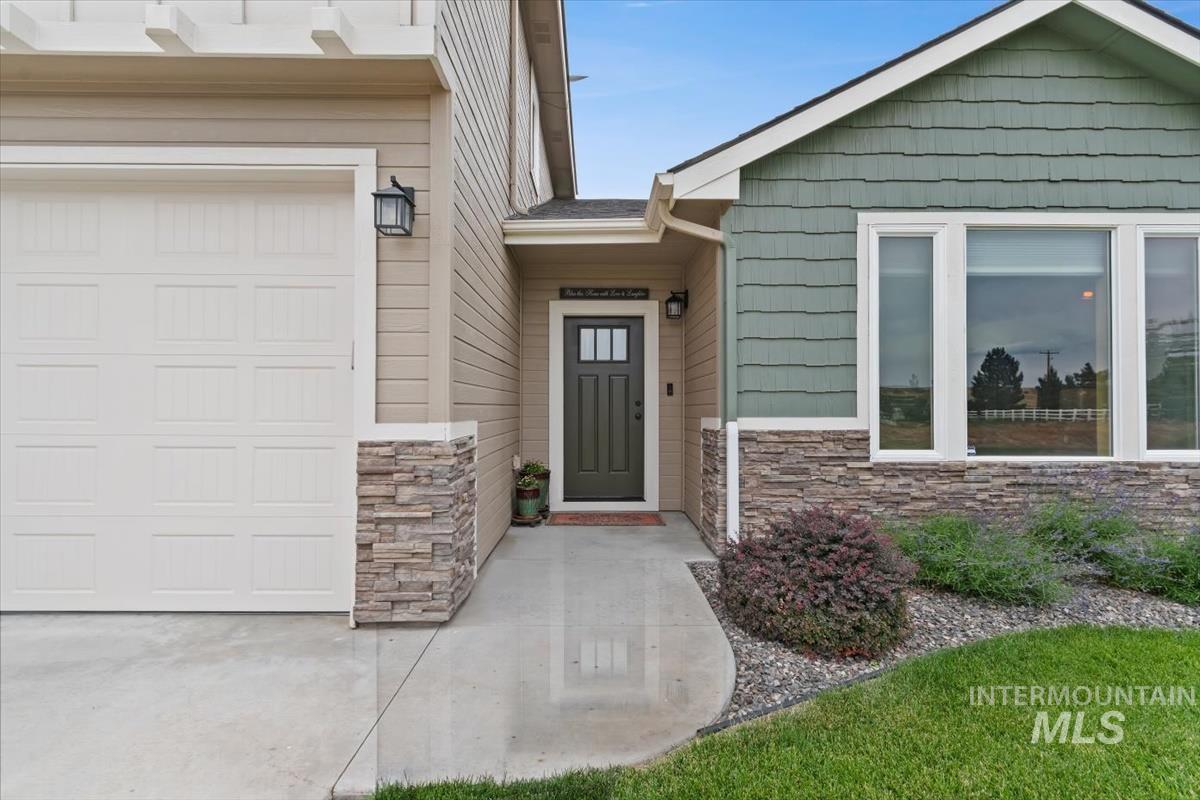 27482 Warren Lane, Wilder, Idaho 83676-5407, 4 Bedrooms, 2.5 Bathrooms, Residential For Sale, Price $655,000, 98975951