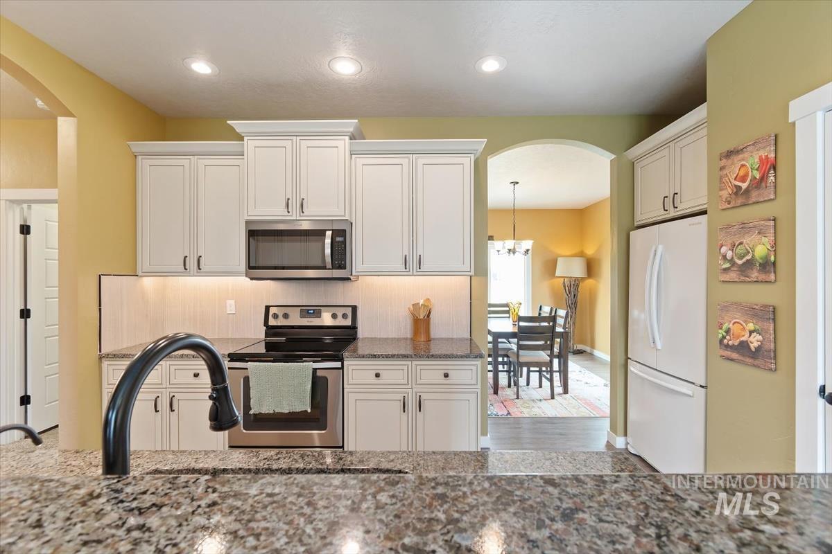 27482 Warren Lane, Wilder, Idaho 83676-5407, 4 Bedrooms, 2.5 Bathrooms, Residential For Sale, Price $655,000, 98975951