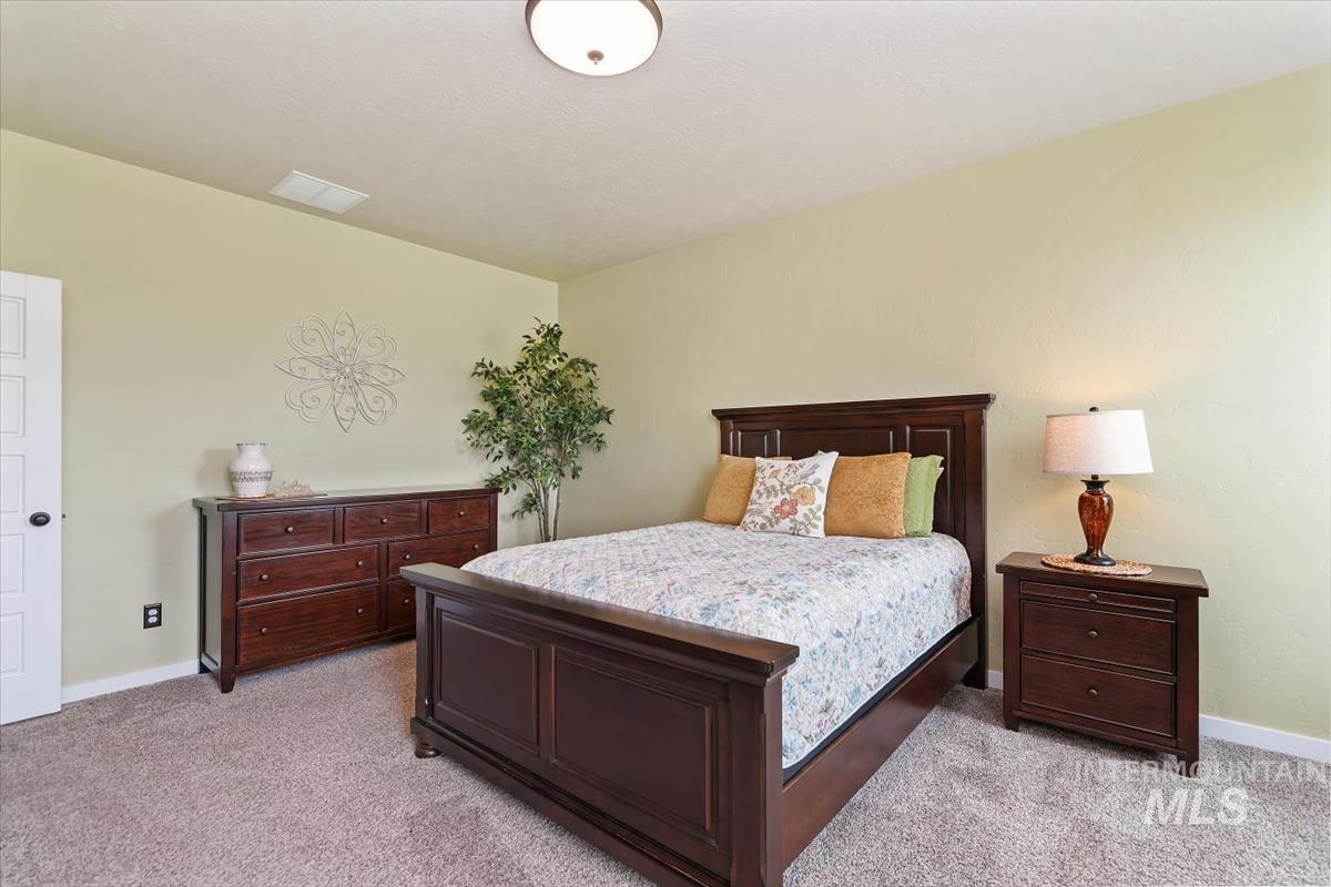 27482 Warren Lane, Wilder, Idaho 83676-5407, 4 Bedrooms, 2.5 Bathrooms, Residential For Sale, Price $655,000, 98975951