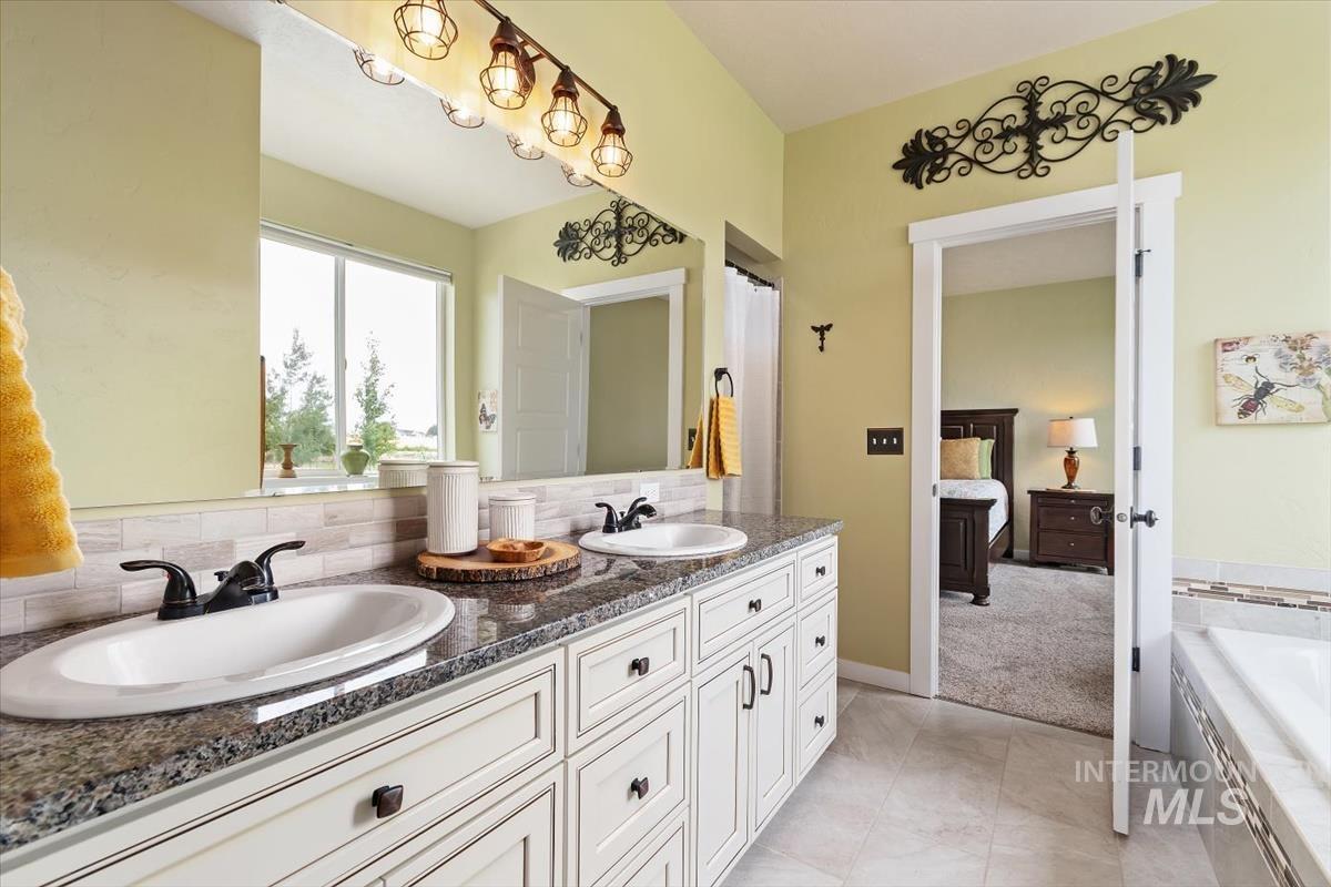 27482 Warren Lane, Wilder, Idaho 83676-5407, 4 Bedrooms, 2.5 Bathrooms, Residential For Sale, Price $655,000, 98975951