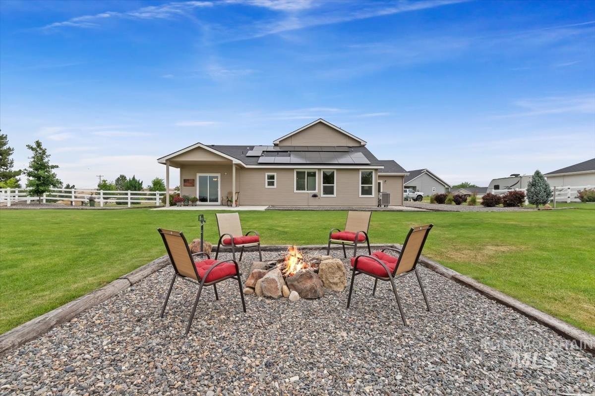 27482 Warren Lane, Wilder, Idaho 83676-5407, 4 Bedrooms, 2.5 Bathrooms, Residential For Sale, Price $655,000, 98975951