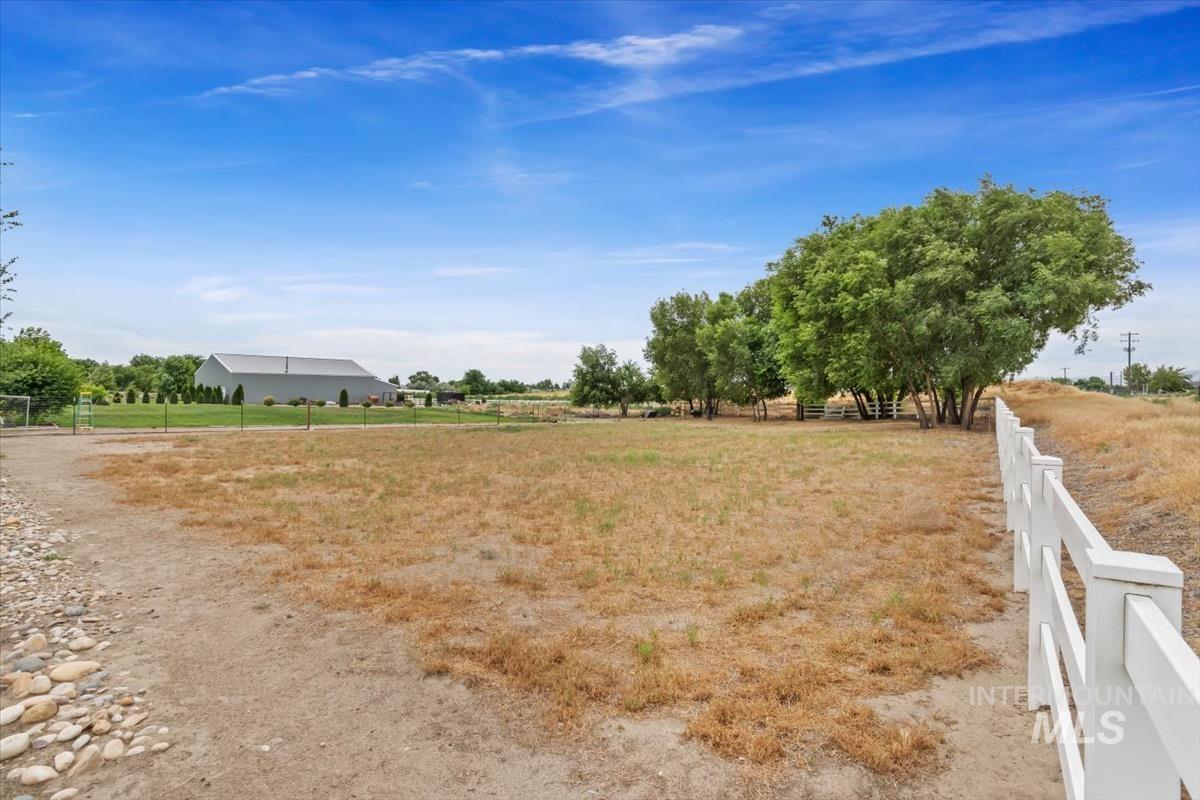 27482 Warren Lane, Wilder, Idaho 83676-5407, 4 Bedrooms, 2.5 Bathrooms, Residential For Sale, Price $655,000, 98975951