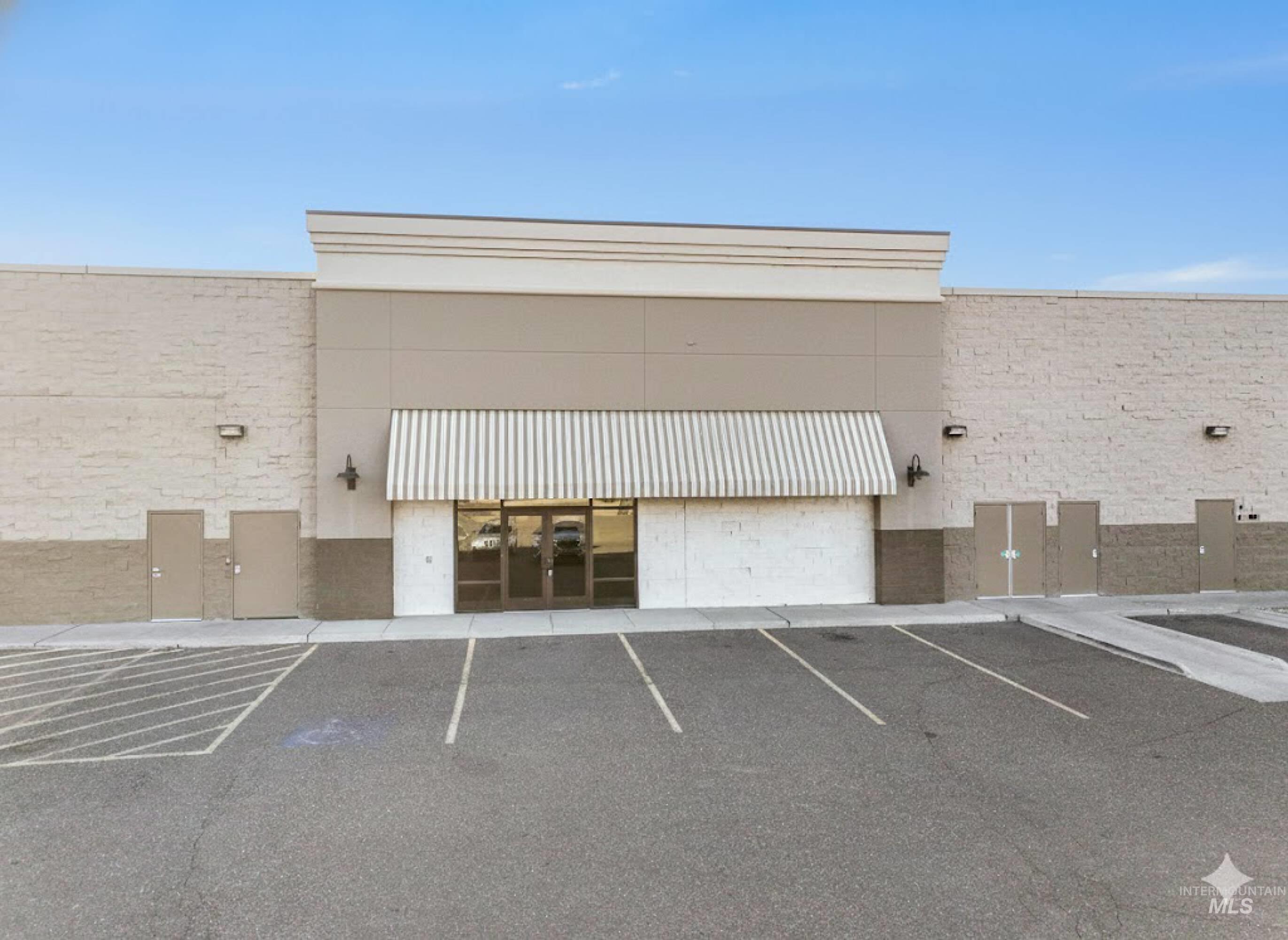 171 S Blue Lakes Blvd, Twin Falls, Idaho 83301, Business/Commercial For Sale, Price $672,000, 98975952