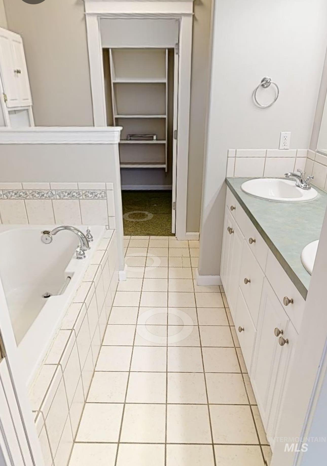 6889 E Greens Dr, Nampa, Idaho 83687, 3 Bedrooms, 2 Bathrooms, Residential For Sale, Price $415,000, 98975954