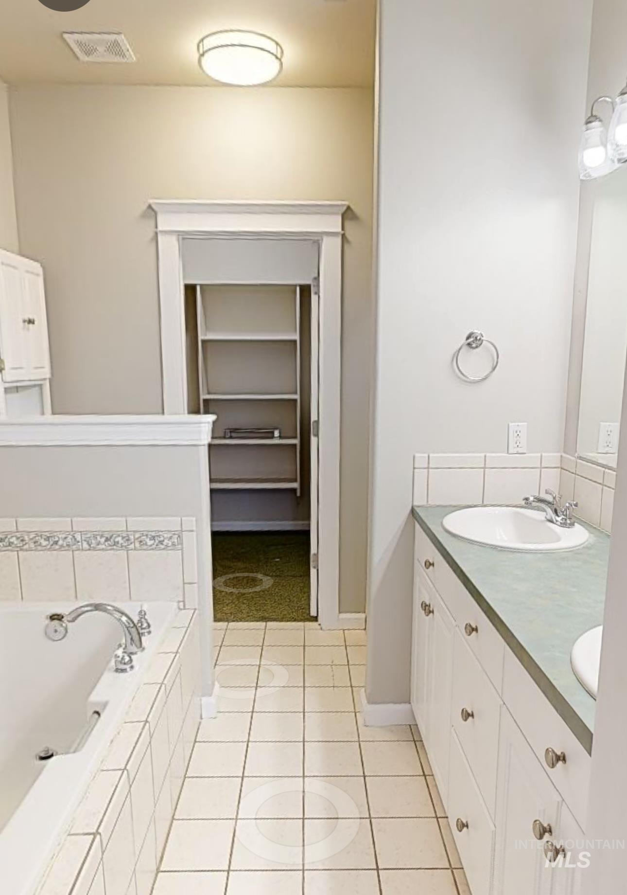 6889 E Greens Dr, Nampa, Idaho 83687, 3 Bedrooms, 2 Bathrooms, Residential For Sale, Price $415,000, 98975954