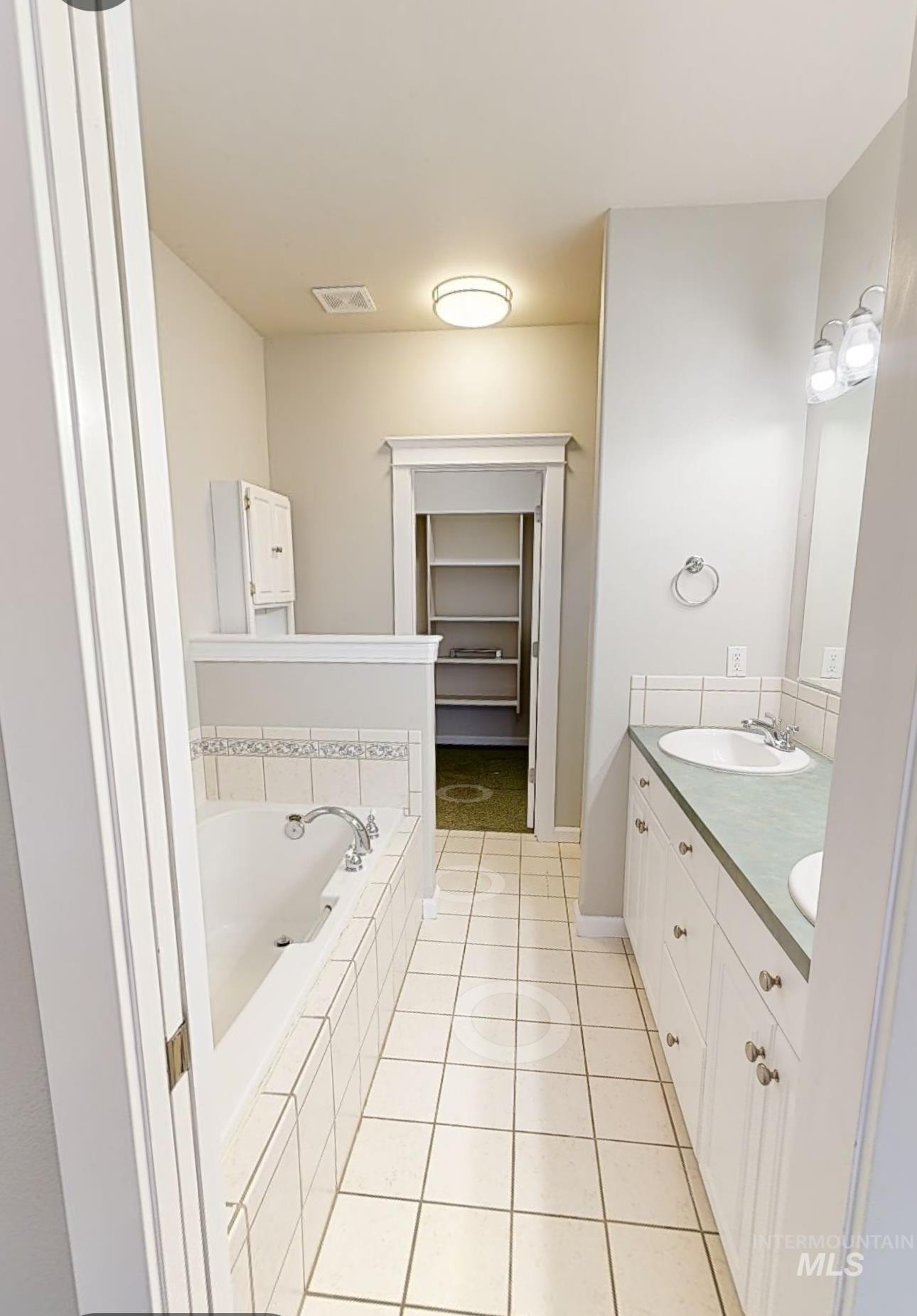 6889 E Greens Dr, Nampa, Idaho 83687, 3 Bedrooms, 2 Bathrooms, Residential For Sale, Price $415,000, 98975954