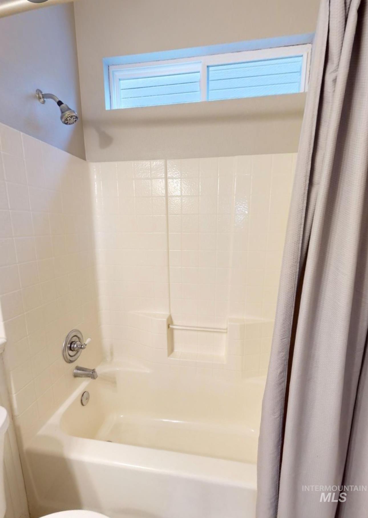 6889 E Greens Dr, Nampa, Idaho 83687, 3 Bedrooms, 2 Bathrooms, Residential For Sale, Price $415,000, 98975954