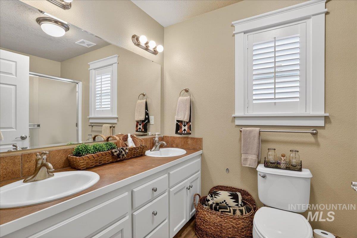 1310 N Gallant Ln, Meridian, Idaho 83642, 3 Bedrooms, 2 Bathrooms, Residential For Sale, Price $429,900, 98975957