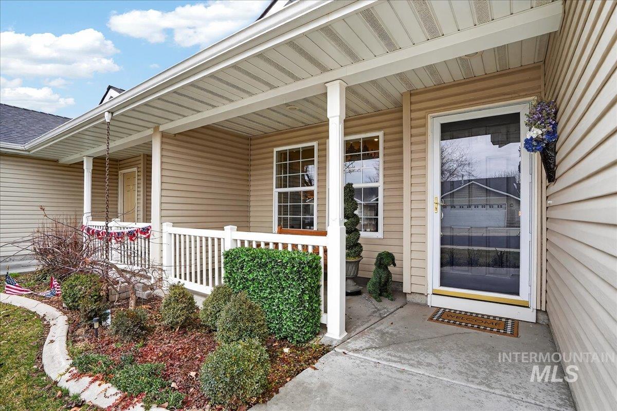 1310 N Gallant Ln, Meridian, Idaho 83642, 3 Bedrooms, 2 Bathrooms, Residential For Sale, Price $429,900, 98975957