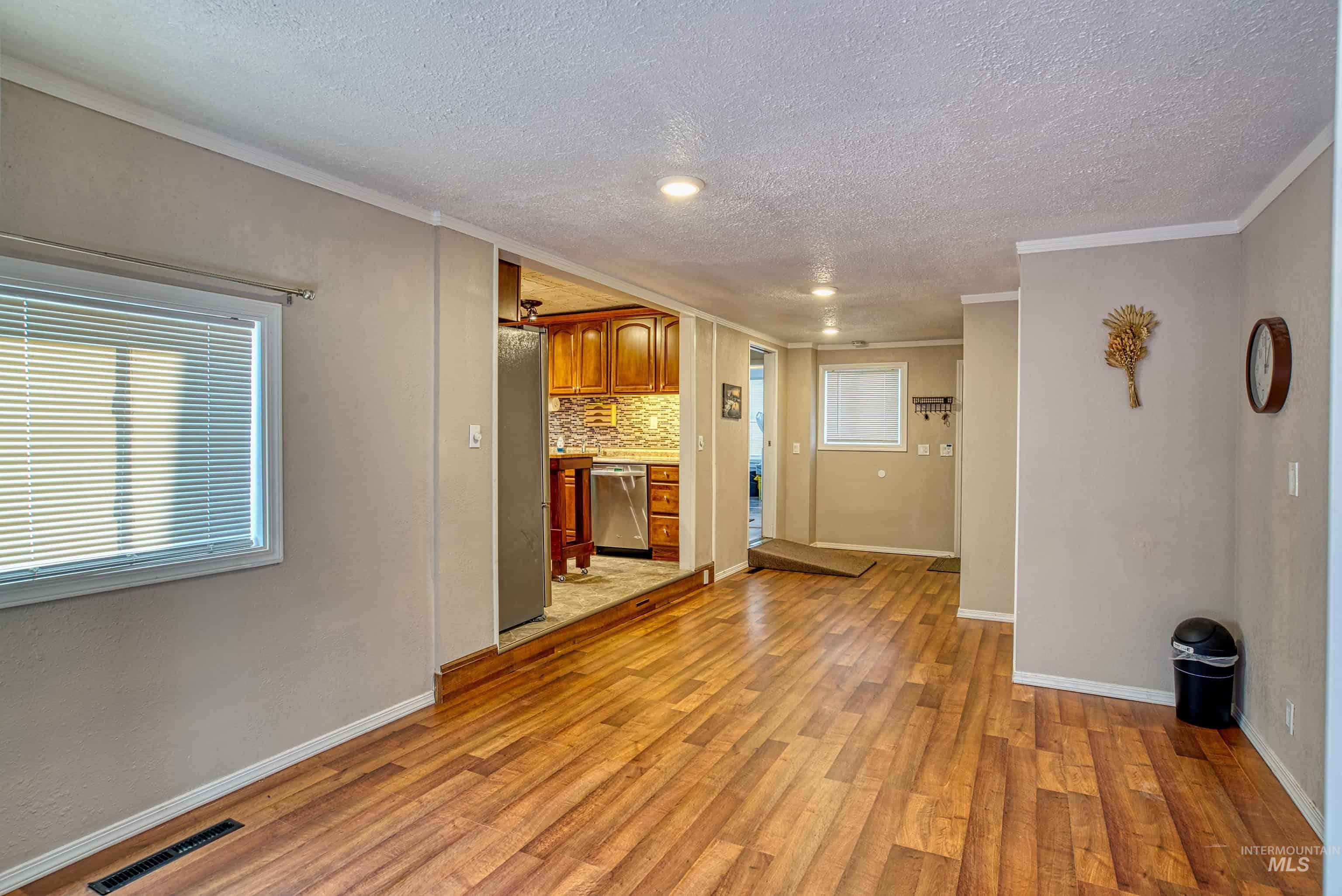 1059 SW 3rd Ave., Ontario, Oregon 97914-0000, 5 Bedrooms, 2.5 Bathrooms, Residential For Sale, Price $389,000, 98975958