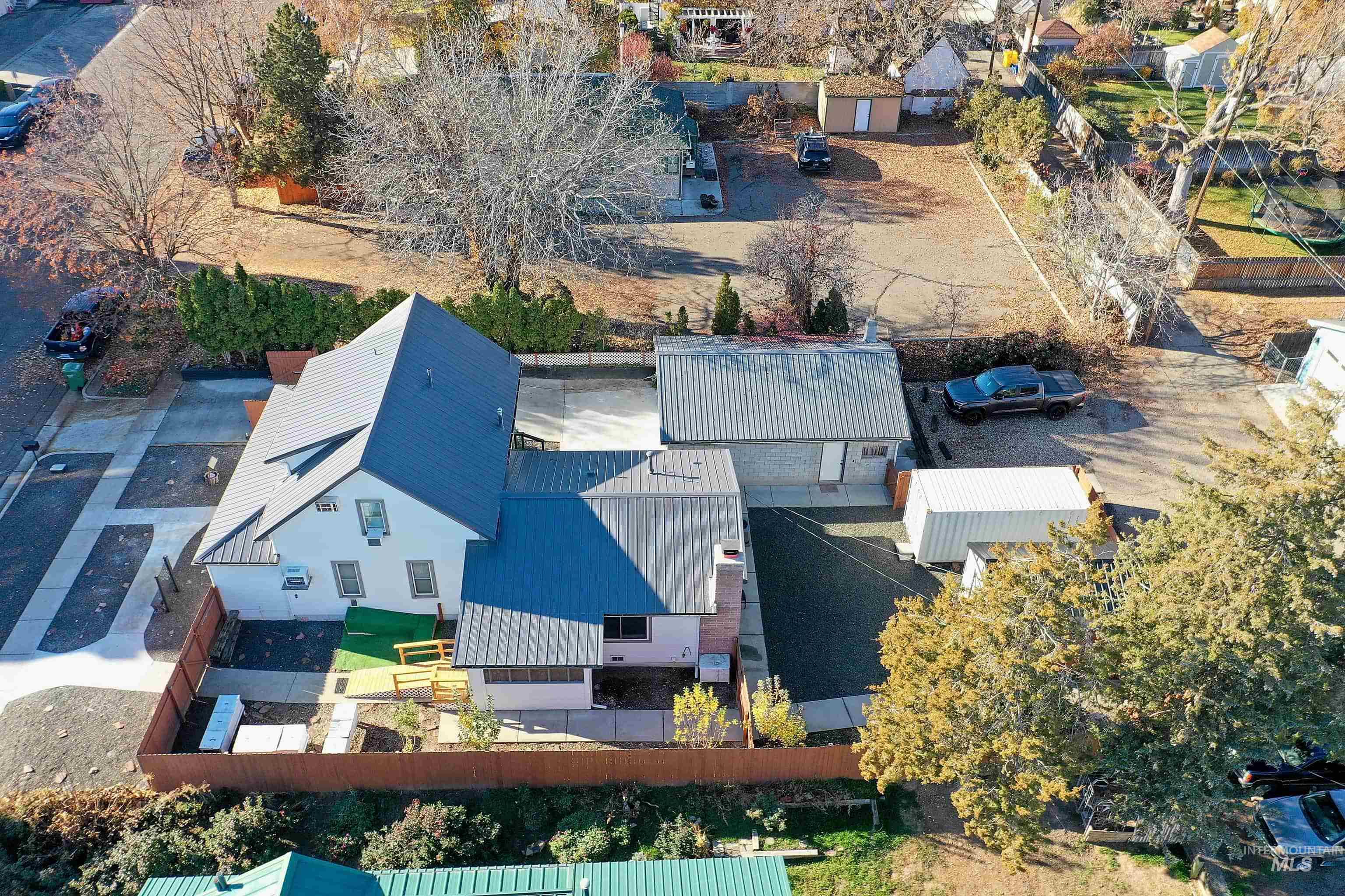 1059 SW 3rd Ave., Ontario, Oregon 97914-0000, 5 Bedrooms, 2.5 Bathrooms, Residential For Sale, Price $389,000, 98975958