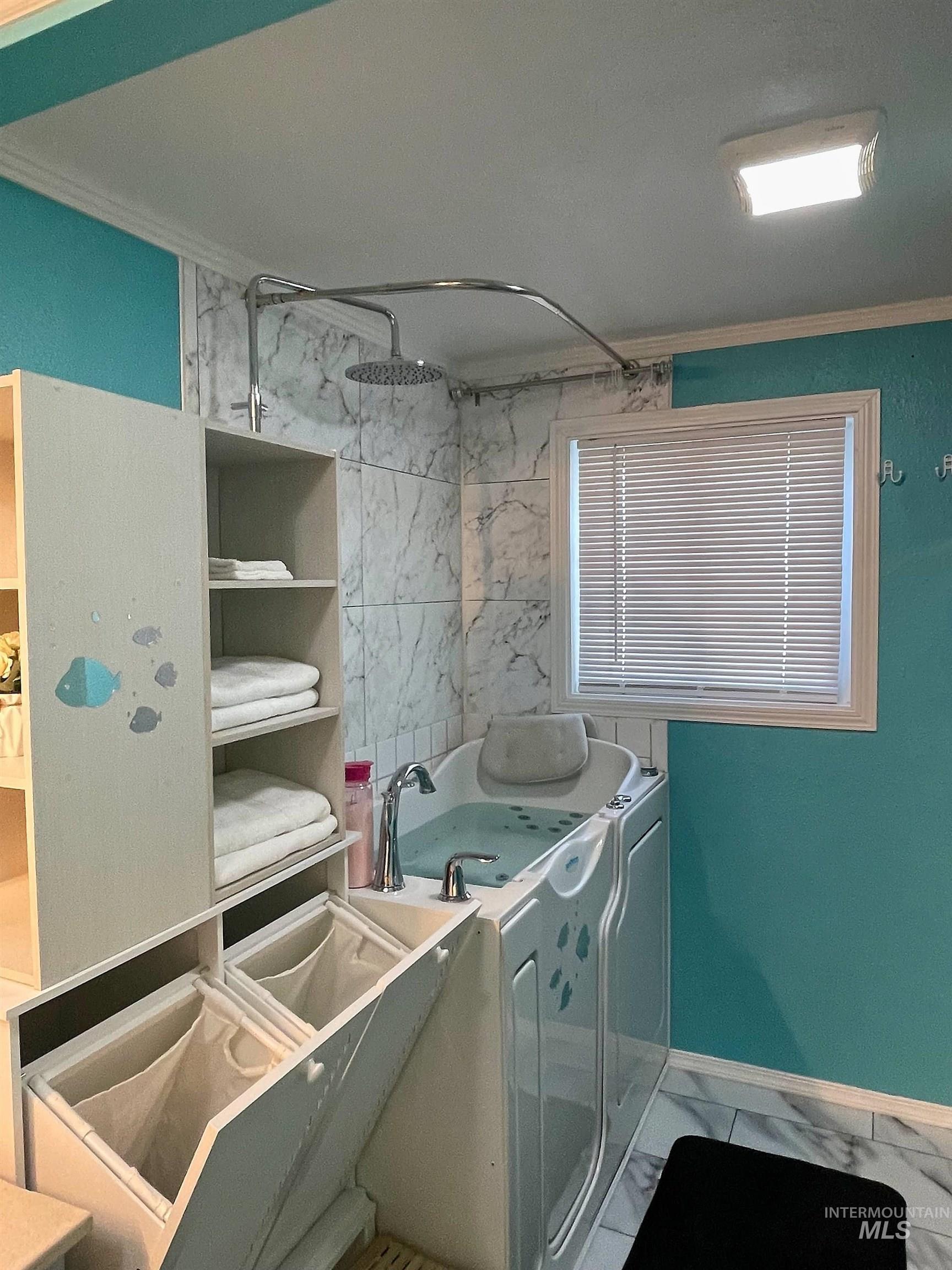 1059 SW 3rd Ave., Ontario, Oregon 97914-0000, 5 Bedrooms, 2.5 Bathrooms, Residential For Sale, Price $389,000, 98975958