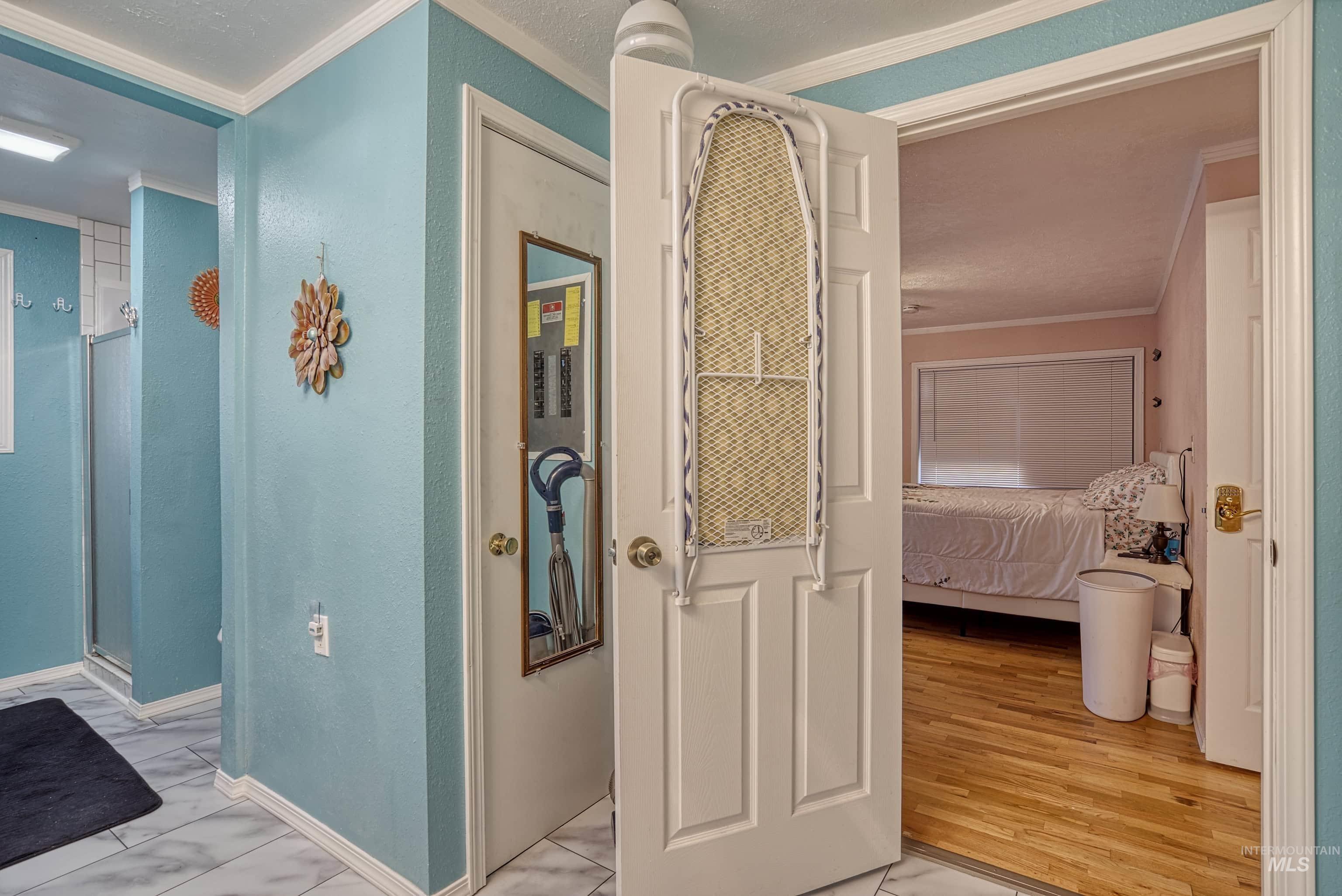 1059 SW 3rd Ave., Ontario, Oregon 97914-0000, 5 Bedrooms, 2.5 Bathrooms, Residential For Sale, Price $389,000, 98975958