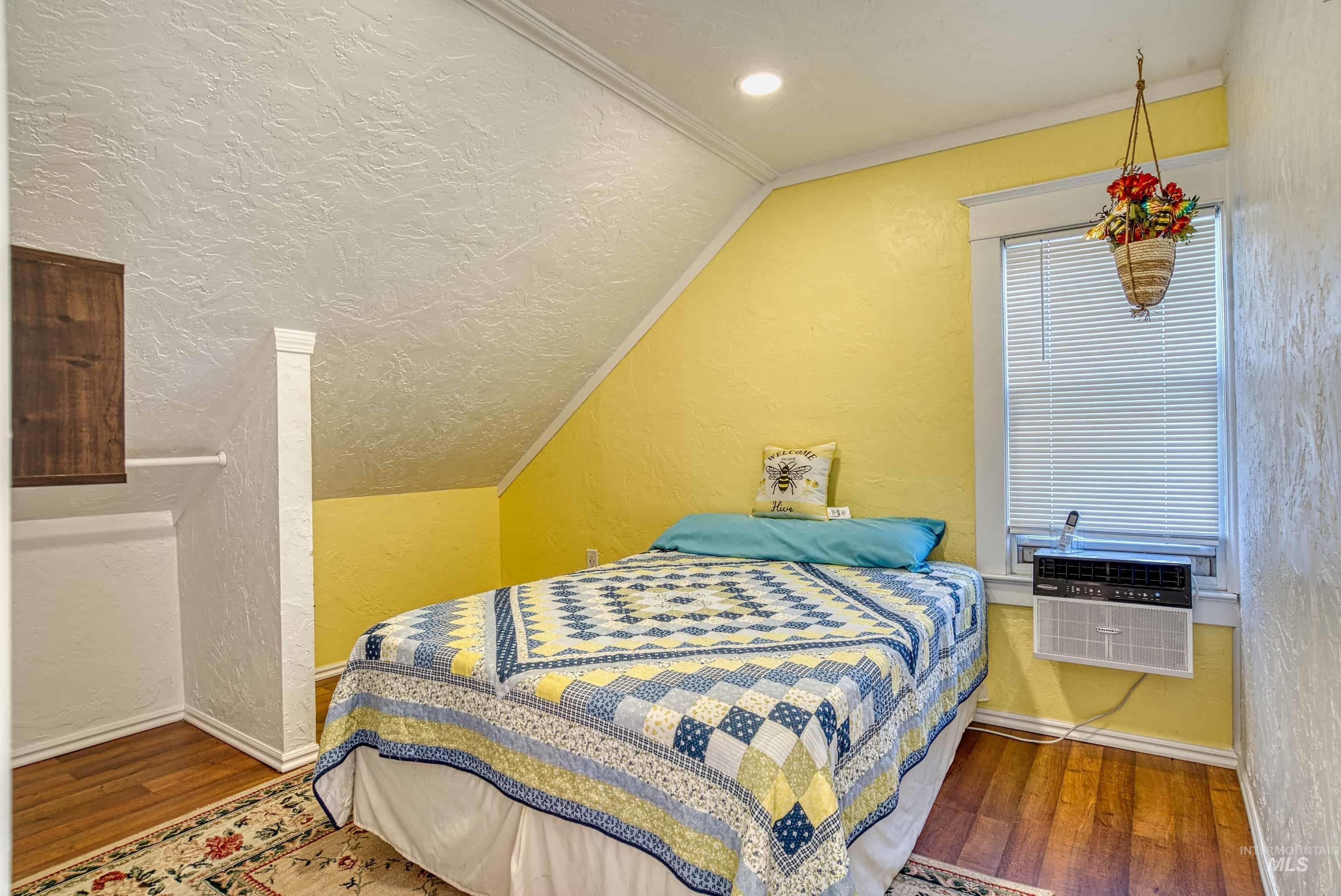 1059 SW 3rd Ave., Ontario, Oregon 97914-0000, 5 Bedrooms, 2.5 Bathrooms, Residential For Sale, Price $389,000, 98975958