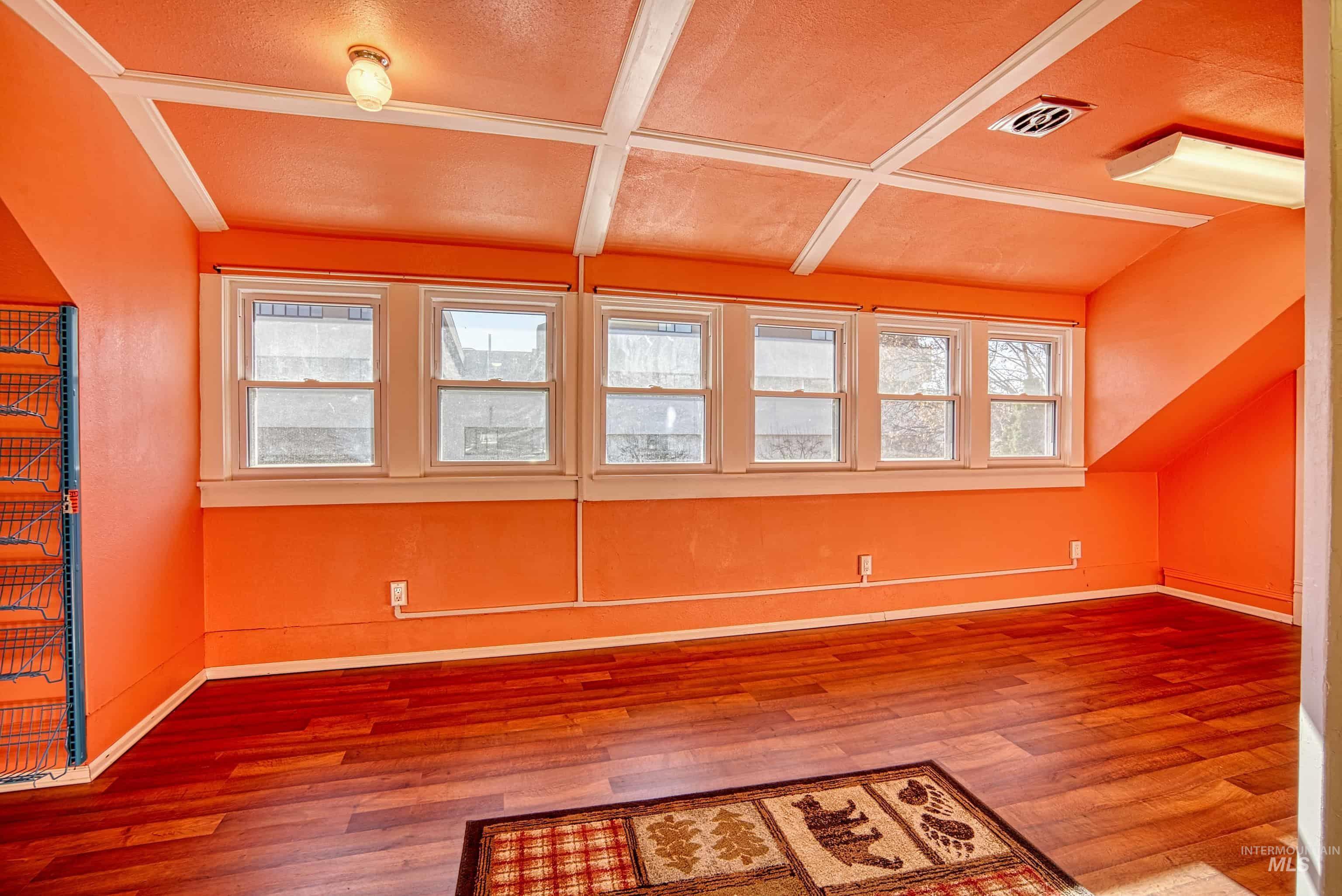 1059 SW 3rd Ave., Ontario, Oregon 97914-0000, 5 Bedrooms, 2.5 Bathrooms, Residential For Sale, Price $389,000, 98975958