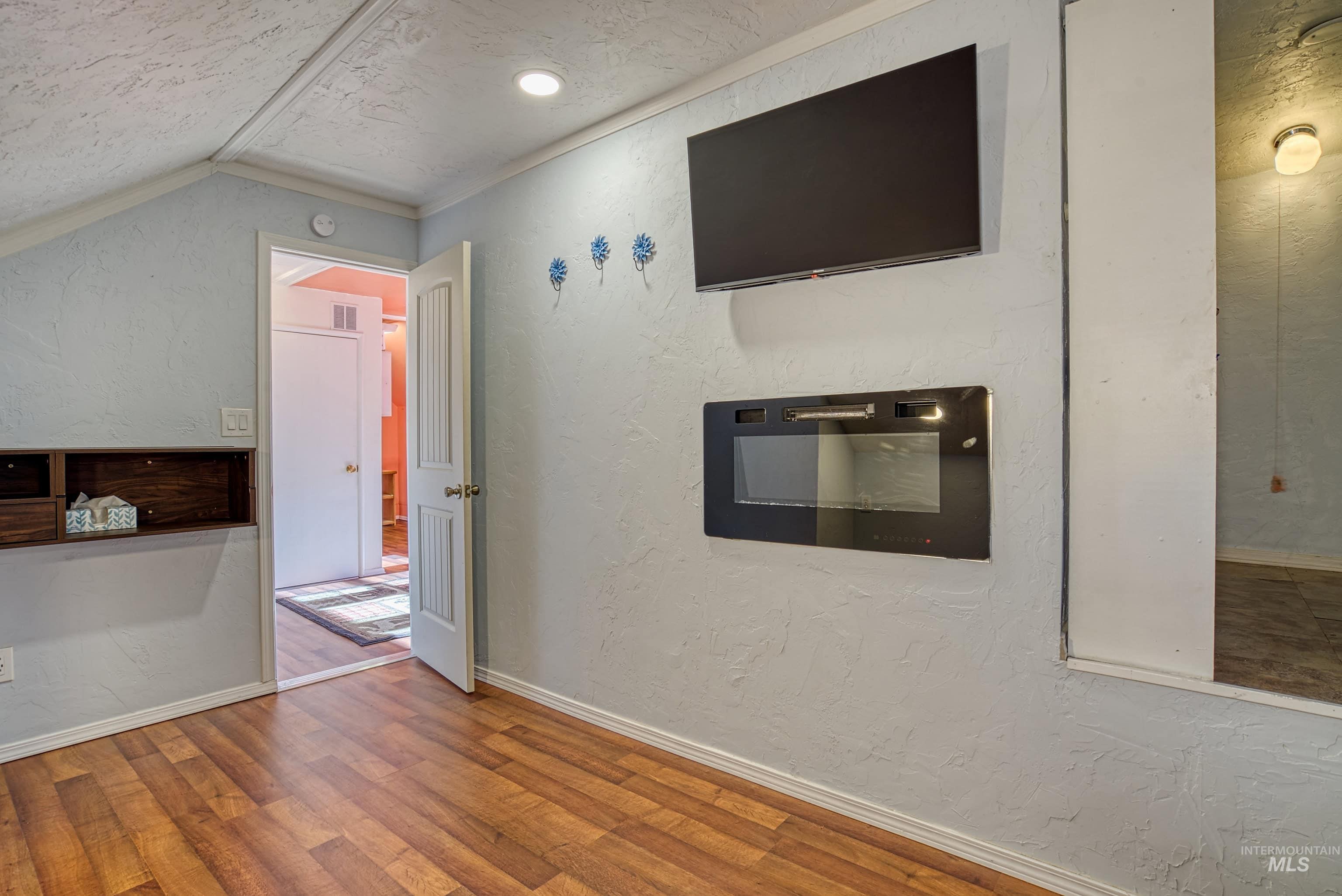 1059 SW 3rd Ave., Ontario, Oregon 97914-0000, 5 Bedrooms, 2.5 Bathrooms, Residential For Sale, Price $389,000, 98975958