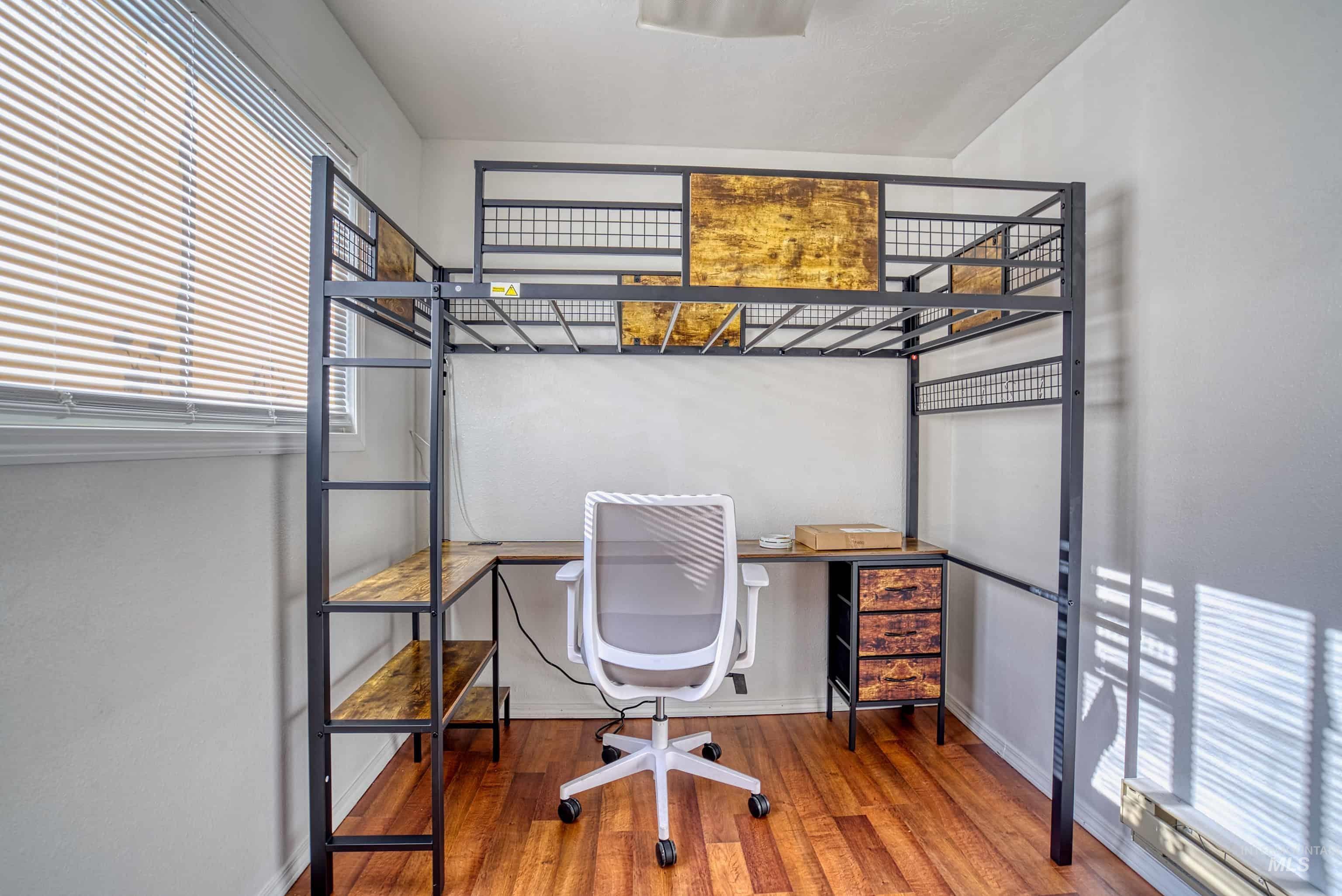 1059 SW 3rd Ave., Ontario, Oregon 97914-0000, 5 Bedrooms, 2.5 Bathrooms, Residential For Sale, Price $389,000, 98975958