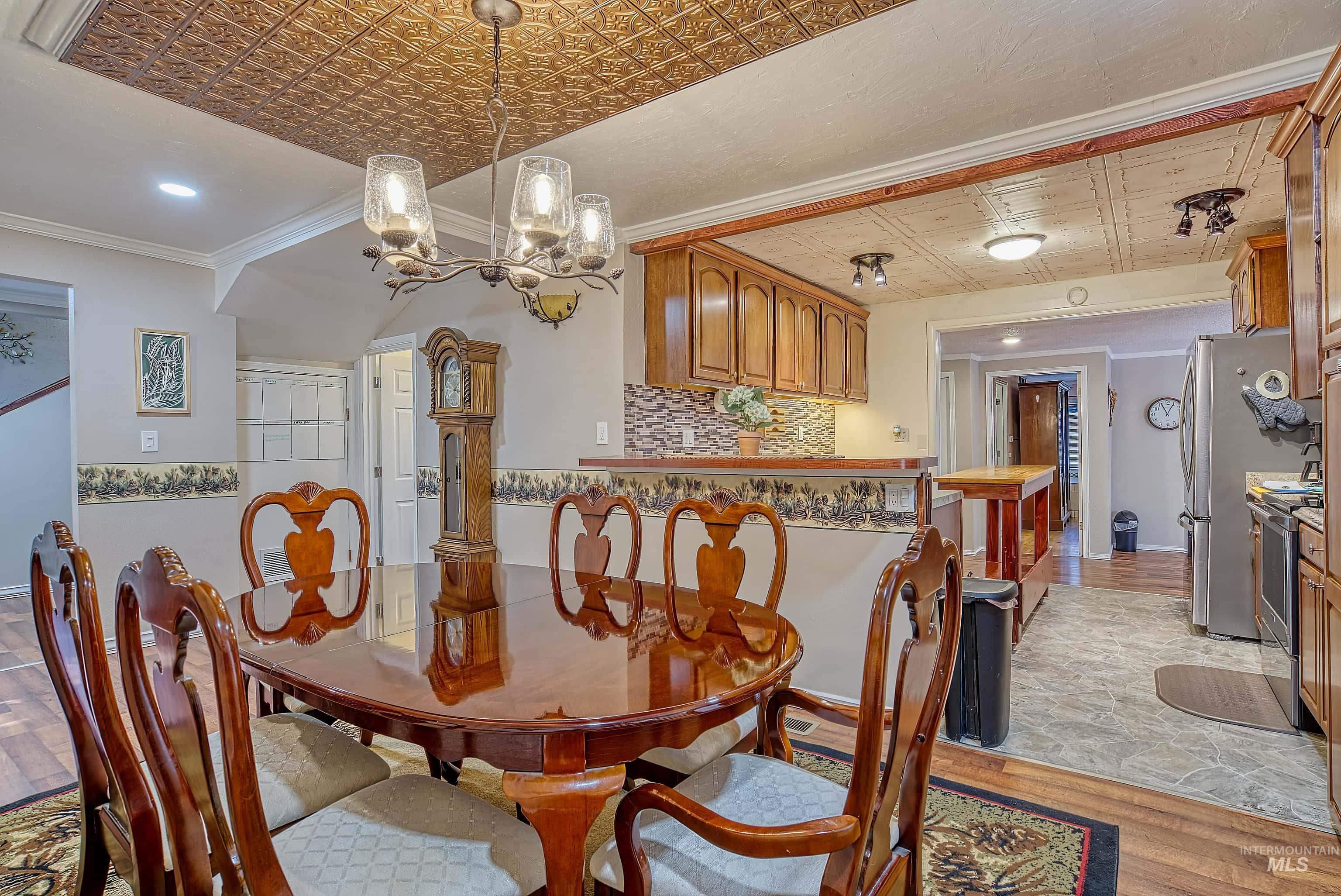 1059 SW 3rd Ave., Ontario, Oregon 97914-0000, 5 Bedrooms, 2.5 Bathrooms, Residential For Sale, Price $389,000, 98975958