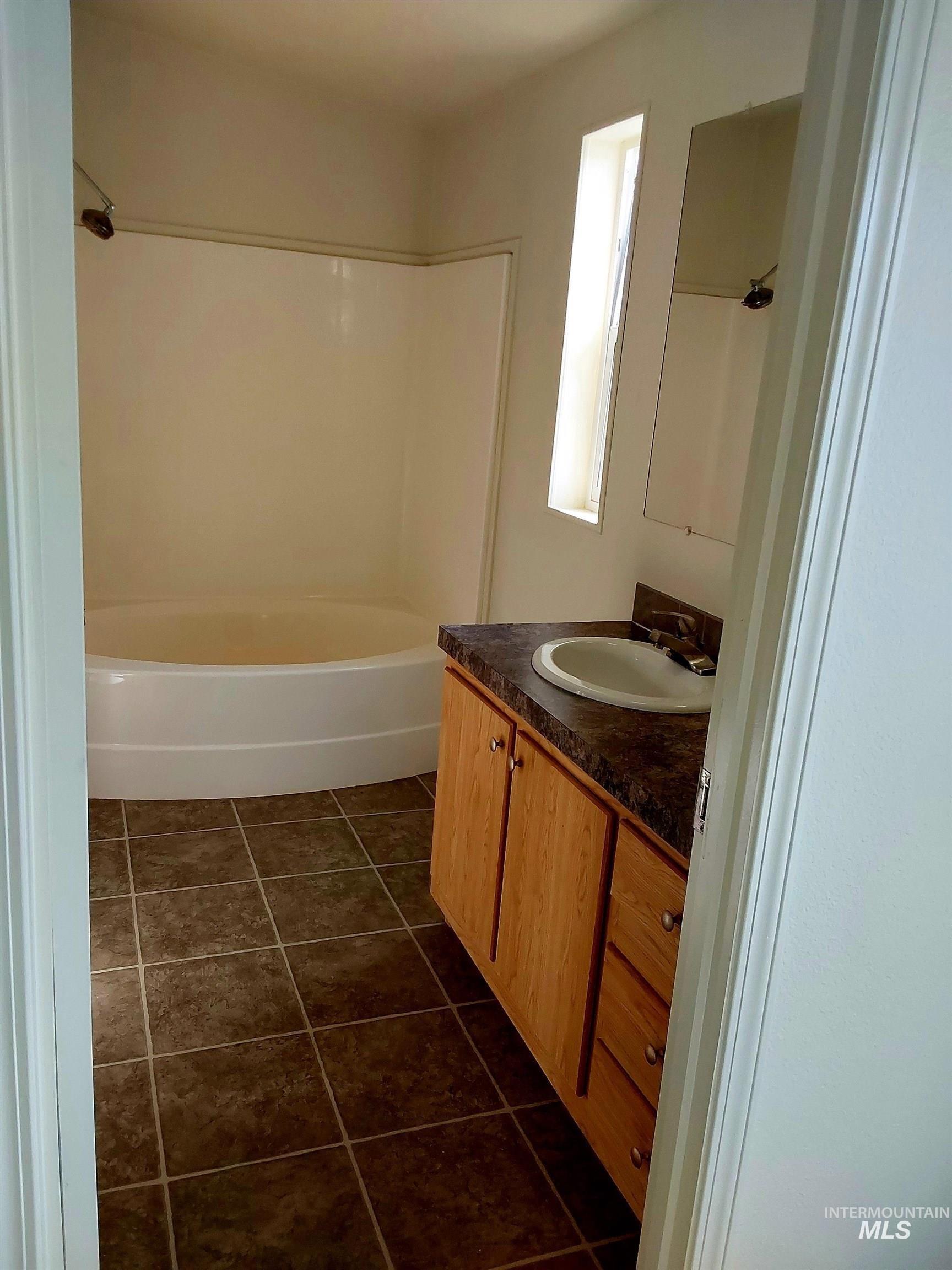 13735 SW Eisenhower Cir, Mountain Home, Idaho 83647, 3 Bedrooms, 2 Bathrooms, Residential For Sale, Price $229,900, 98975959