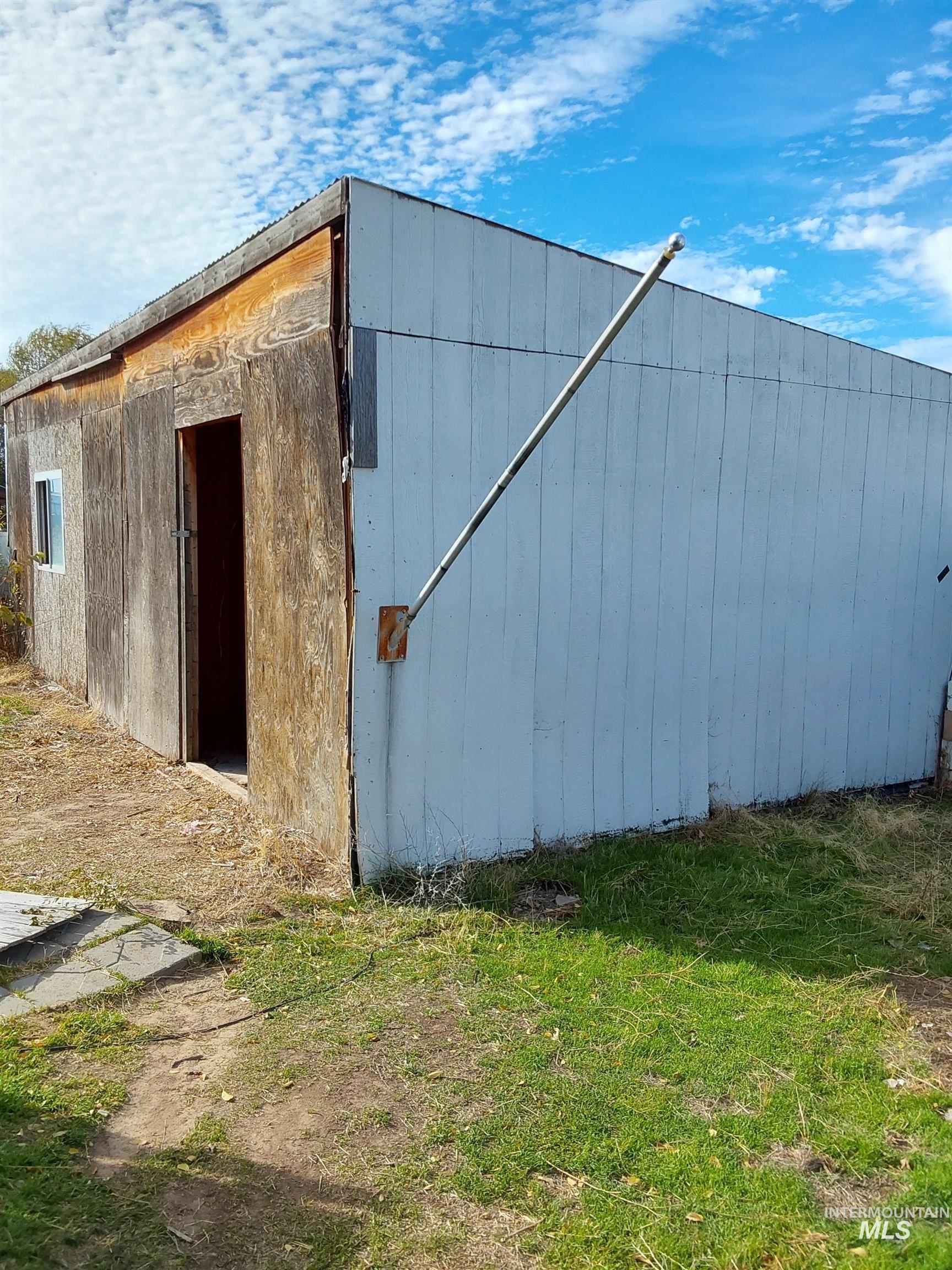 13735 SW Eisenhower Cir, Mountain Home, Idaho 83647, 3 Bedrooms, 2 Bathrooms, Residential For Sale, Price $229,900, 98975959