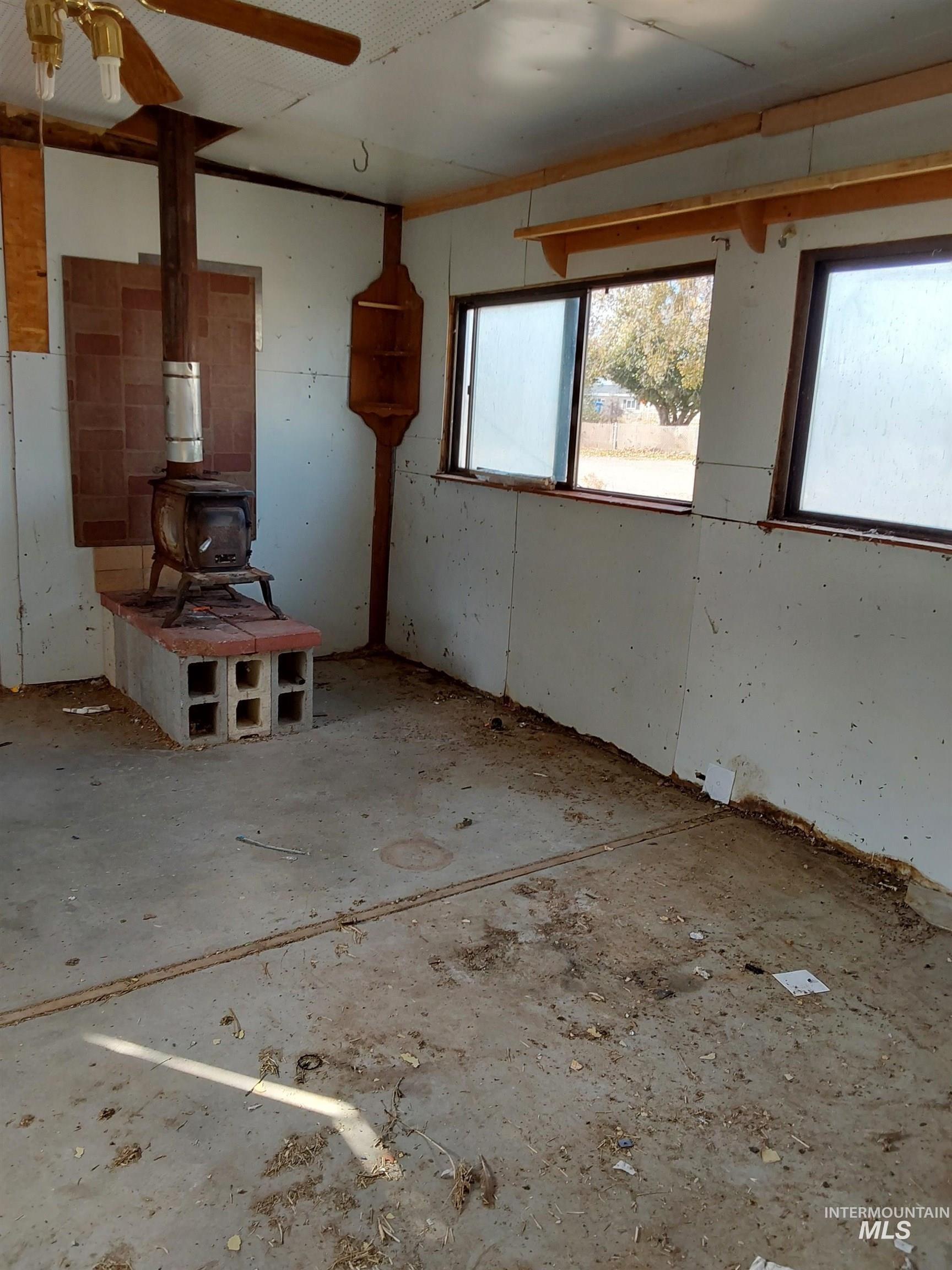 13735 SW Eisenhower Cir, Mountain Home, Idaho 83647, 3 Bedrooms, 2 Bathrooms, Residential For Sale, Price $229,900, 98975959