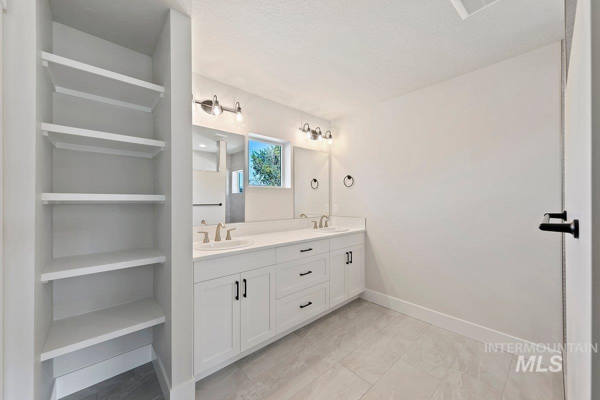 3736 N Jackie Lane, Boise, Idaho 83704, 4 Bedrooms, 2.5 Bathrooms, Residential For Sale, Price $579,900, 98975962