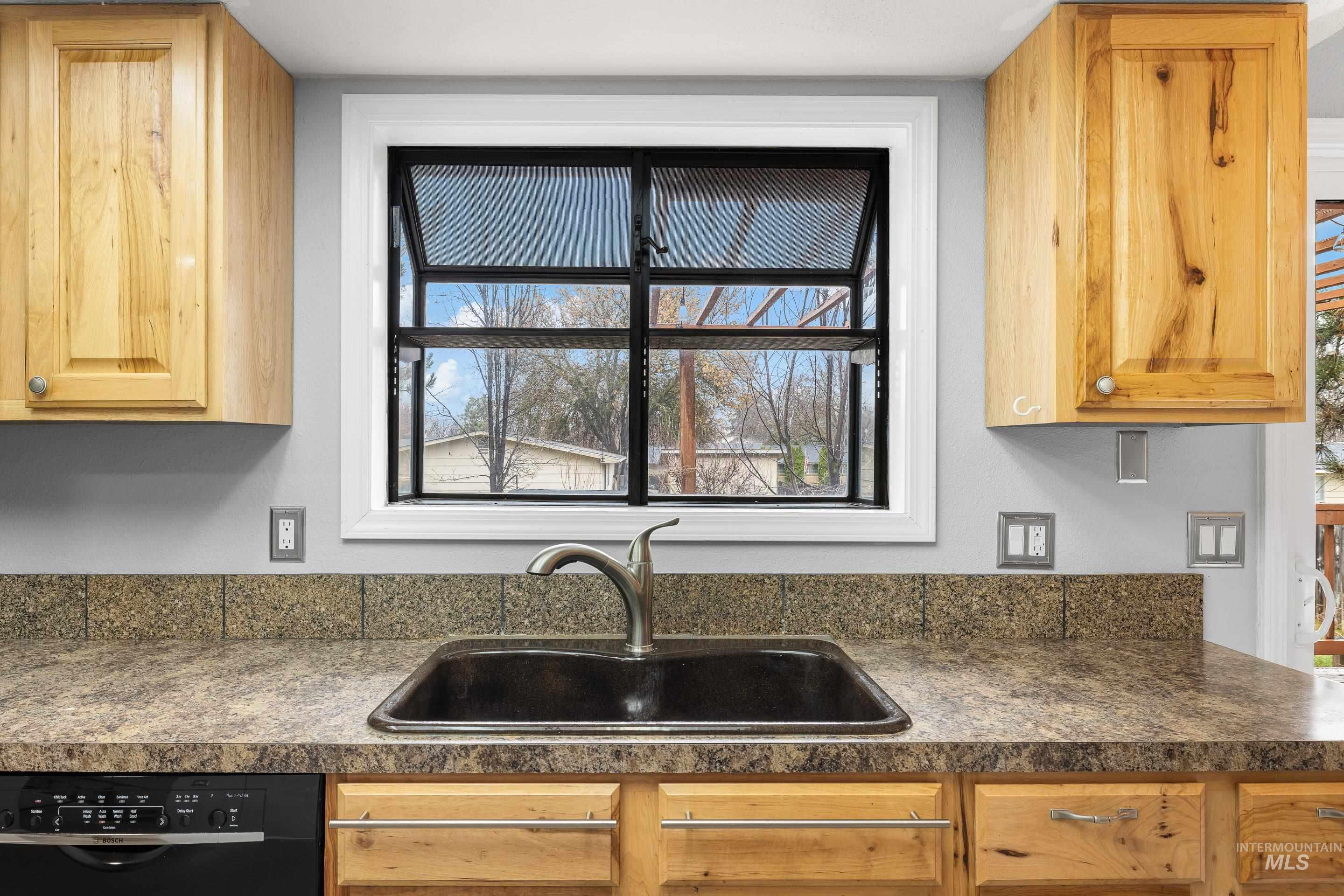 10241 W Guinevere Dr, Boise, Idaho 83704, 3 Bedrooms, 1.5 Bathrooms, Residential For Sale, Price $399,000, 98975963