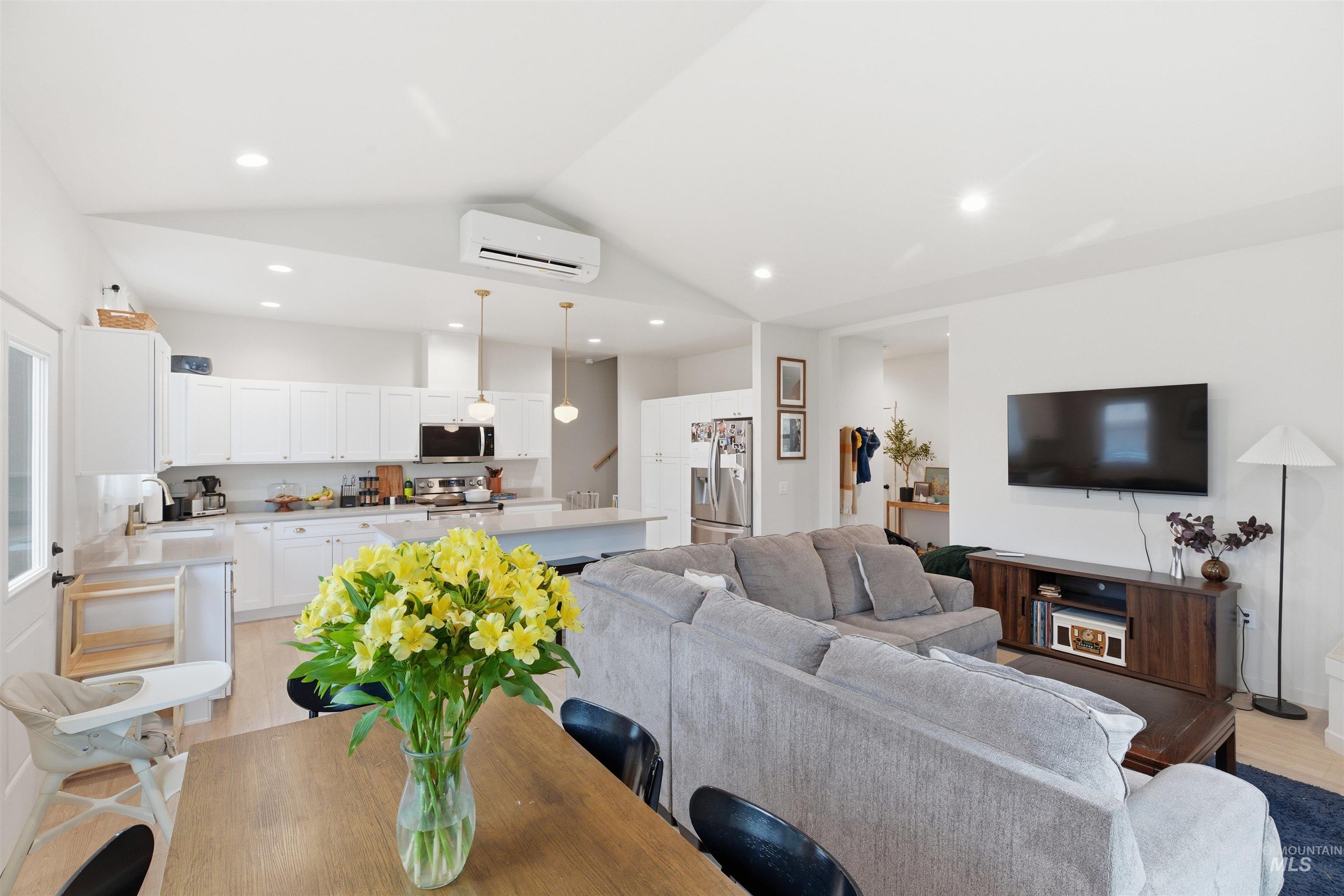 1115 Chelsea Court, Moscow, Idaho 83843, 3 Bedrooms, 2.5 Bathrooms, Residential For Sale, Price $525,000, 98975965