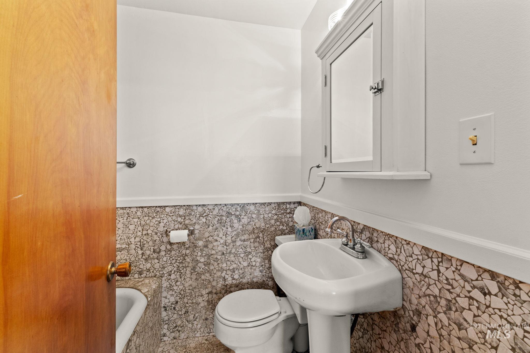 3918 E 3600 N, Hansen, Idaho 83334, 3 Bedrooms, 2 Bathrooms, Residential For Sale, Price $430,000,MLS 98975966