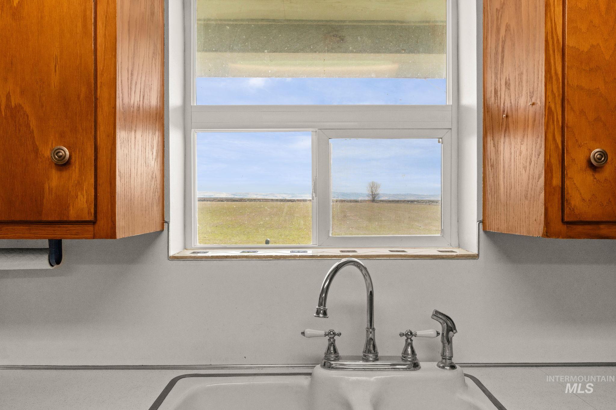 3918 E 3600 N, Hansen, Idaho 83334, 3 Bedrooms, 2 Bathrooms, Residential For Sale, Price $430,000,MLS 98975966