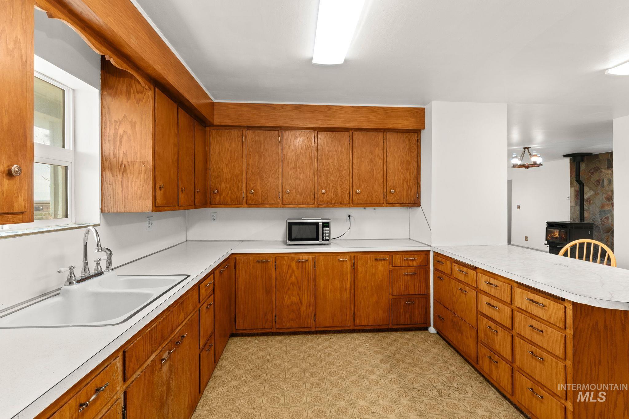 3918 E 3600 N, Hansen, Idaho 83334, 3 Bedrooms, 2 Bathrooms, Residential For Sale, Price $430,000,MLS 98975966