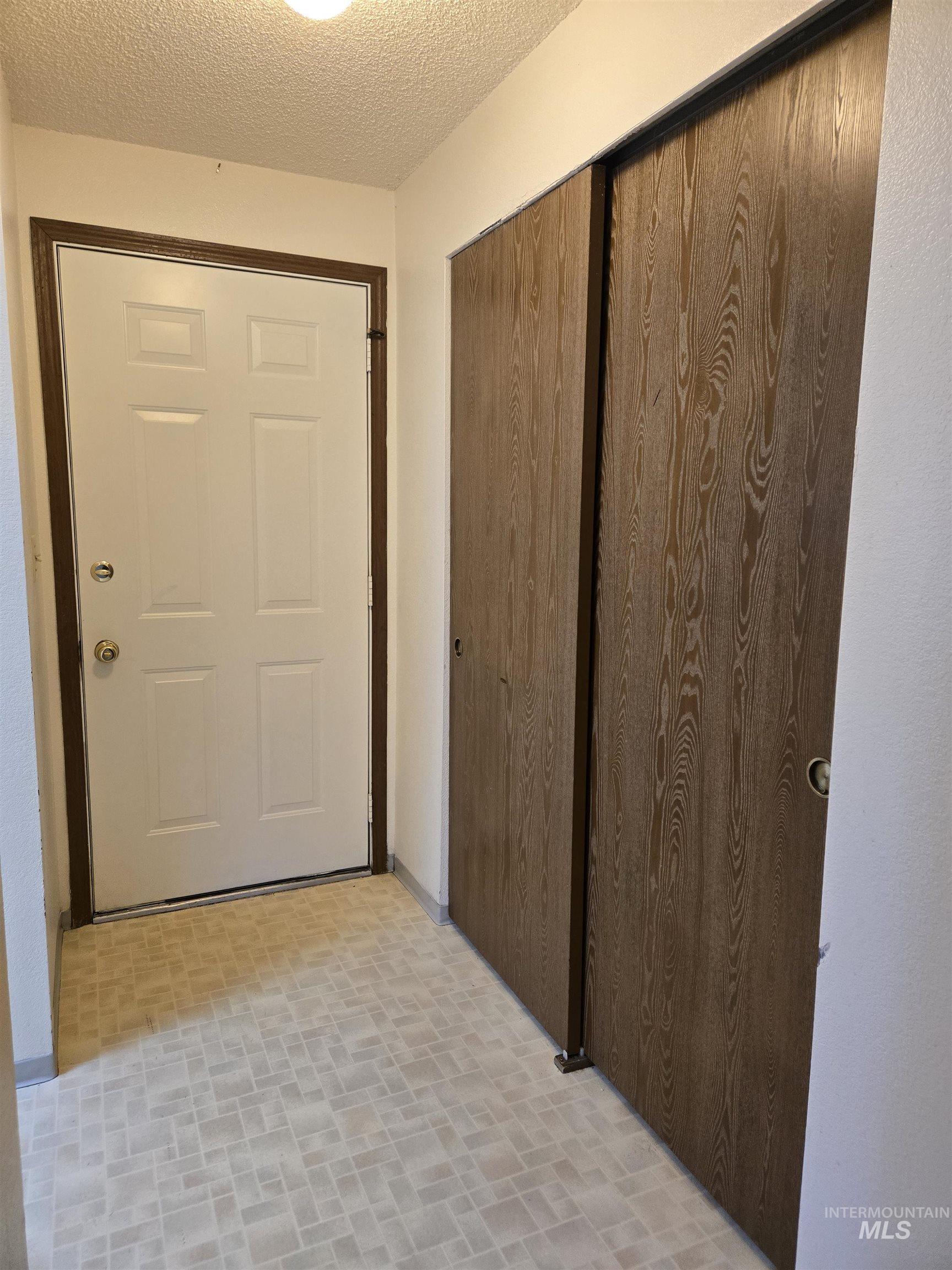 798 Skyhawk Drive, Ontario, Oregon 97914, 3 Bedrooms, 2 Bathrooms, Residential For Sale, Price $275,000, 98975968