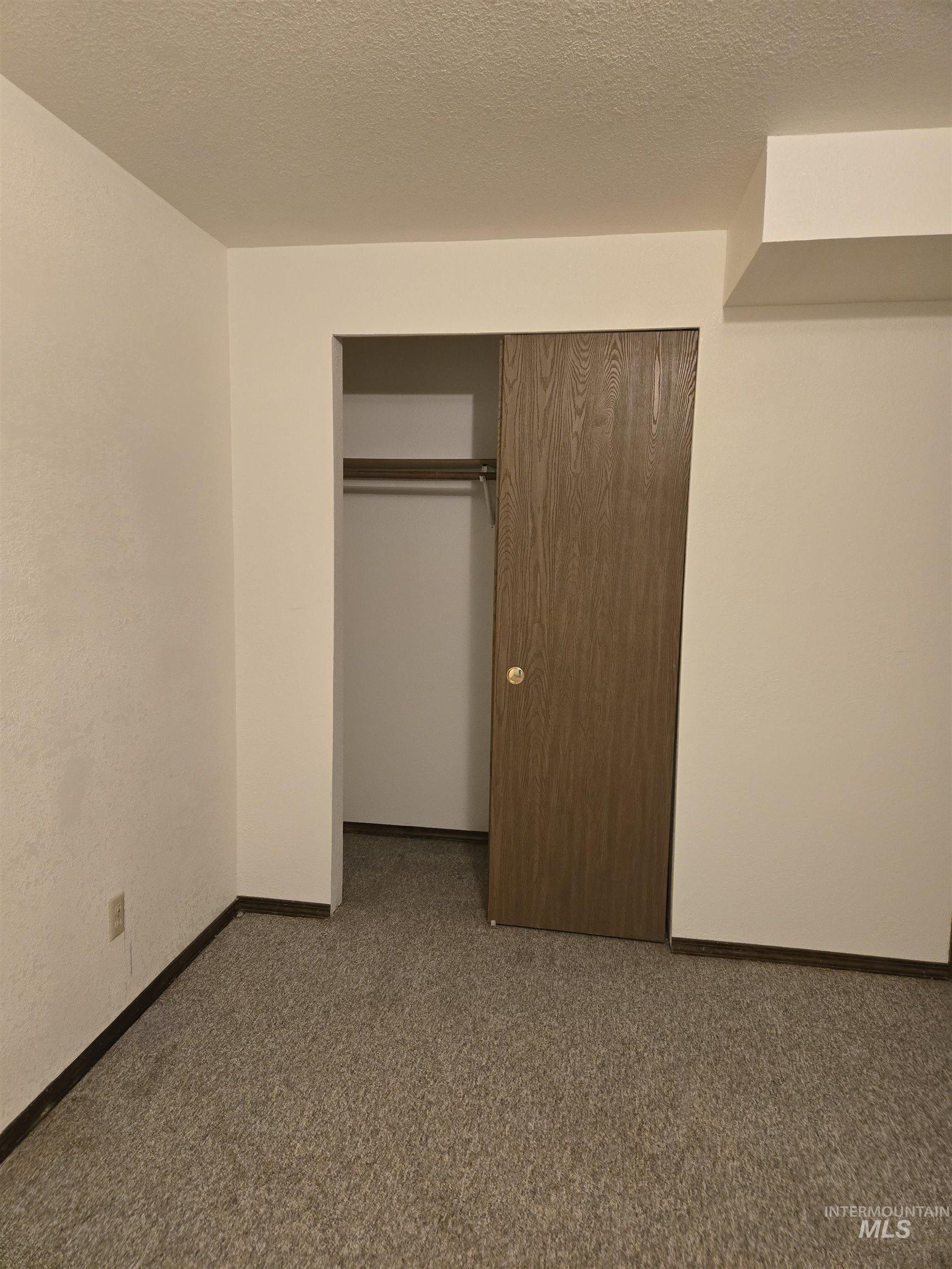 798 Skyhawk Drive, Ontario, Oregon 97914, 3 Bedrooms, 2 Bathrooms, Residential For Sale, Price $275,000, 98975968