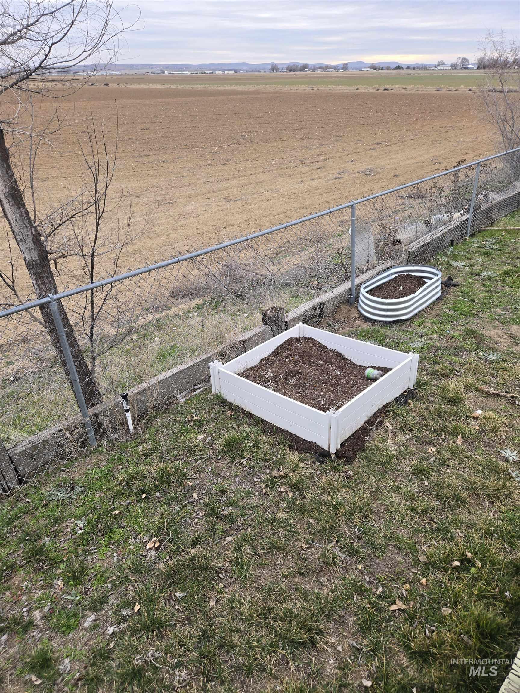 798 Skyhawk Drive, Ontario, Oregon 97914, 3 Bedrooms, 2 Bathrooms, Residential For Sale, Price $275,000, 98975968