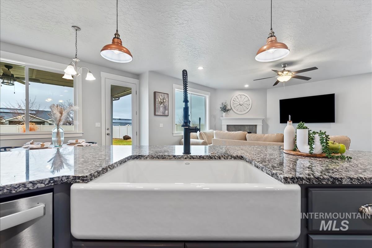 11138 W Troyer Dr, Nampa, Idaho 83686, 4 Bedrooms, 2.5 Bathrooms, Residential For Sale, Price $569,900, 98975972