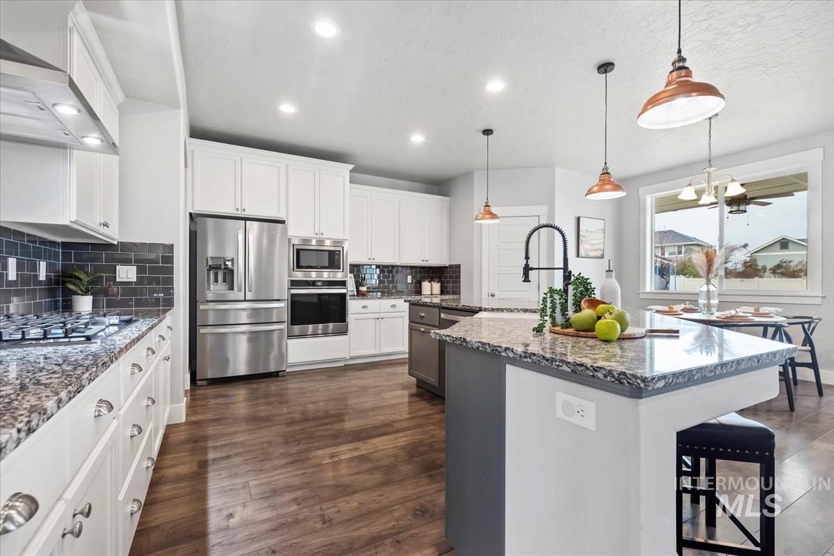 11138 W Troyer Dr, Nampa, Idaho 83686, 4 Bedrooms, 2.5 Bathrooms, Residential For Sale, Price $569,900, 98975972