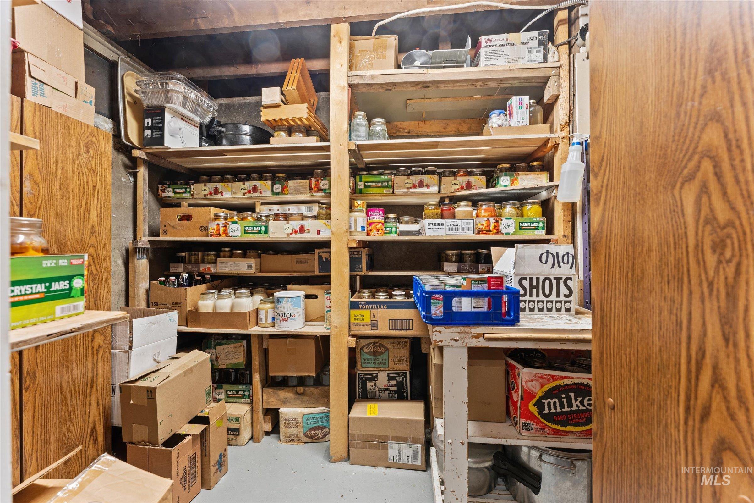 2205 S Kimball Ave, Caldwell, Idaho 83605, 3 Bedrooms, 2 Bathrooms, Residential For Sale, Price $350,000, 98975973