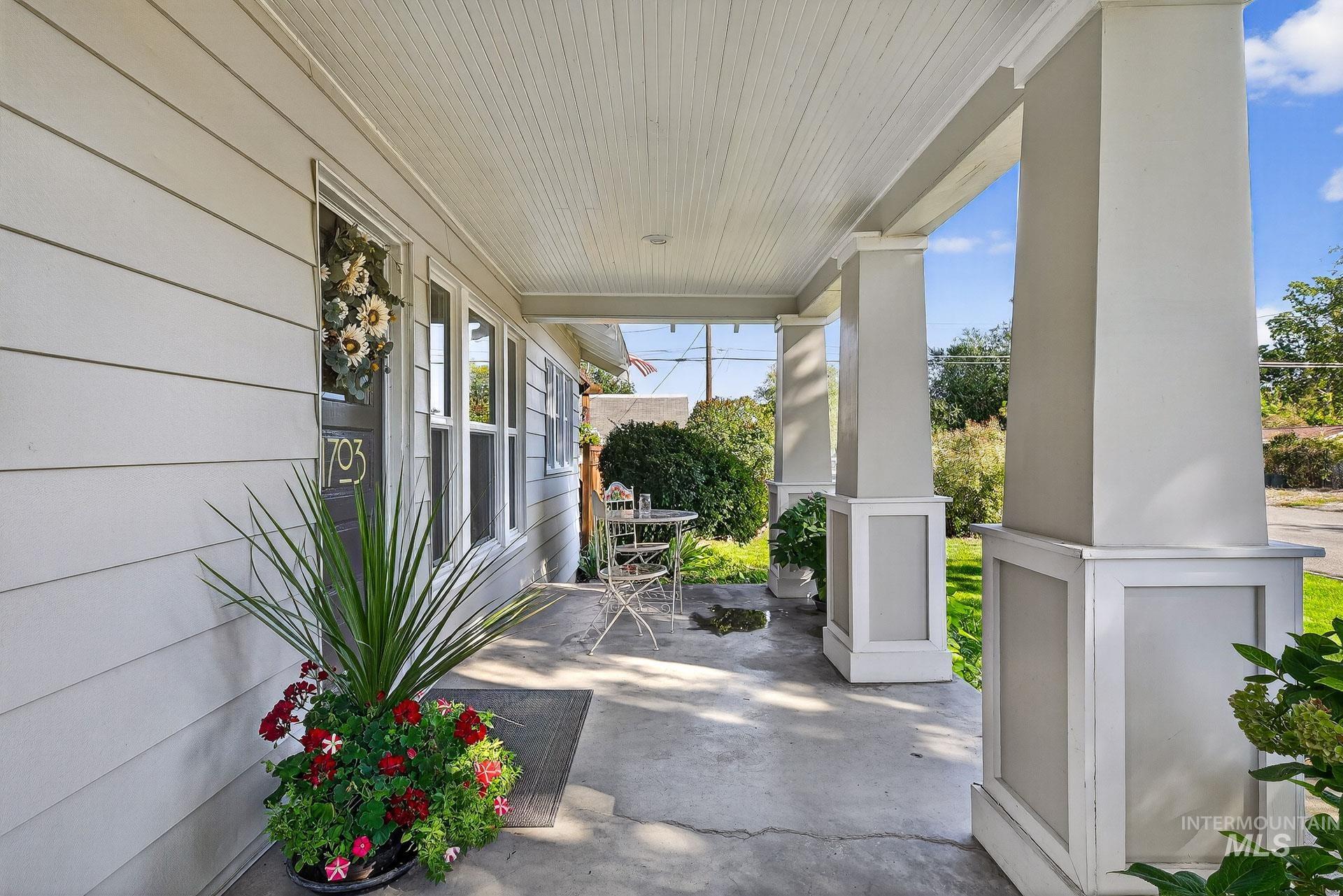 1703 N Hartman St., Boise, Idaho 83704, 2 Bedrooms, 1 Bathroom, Residential For Sale, Price $509,000, 98975976