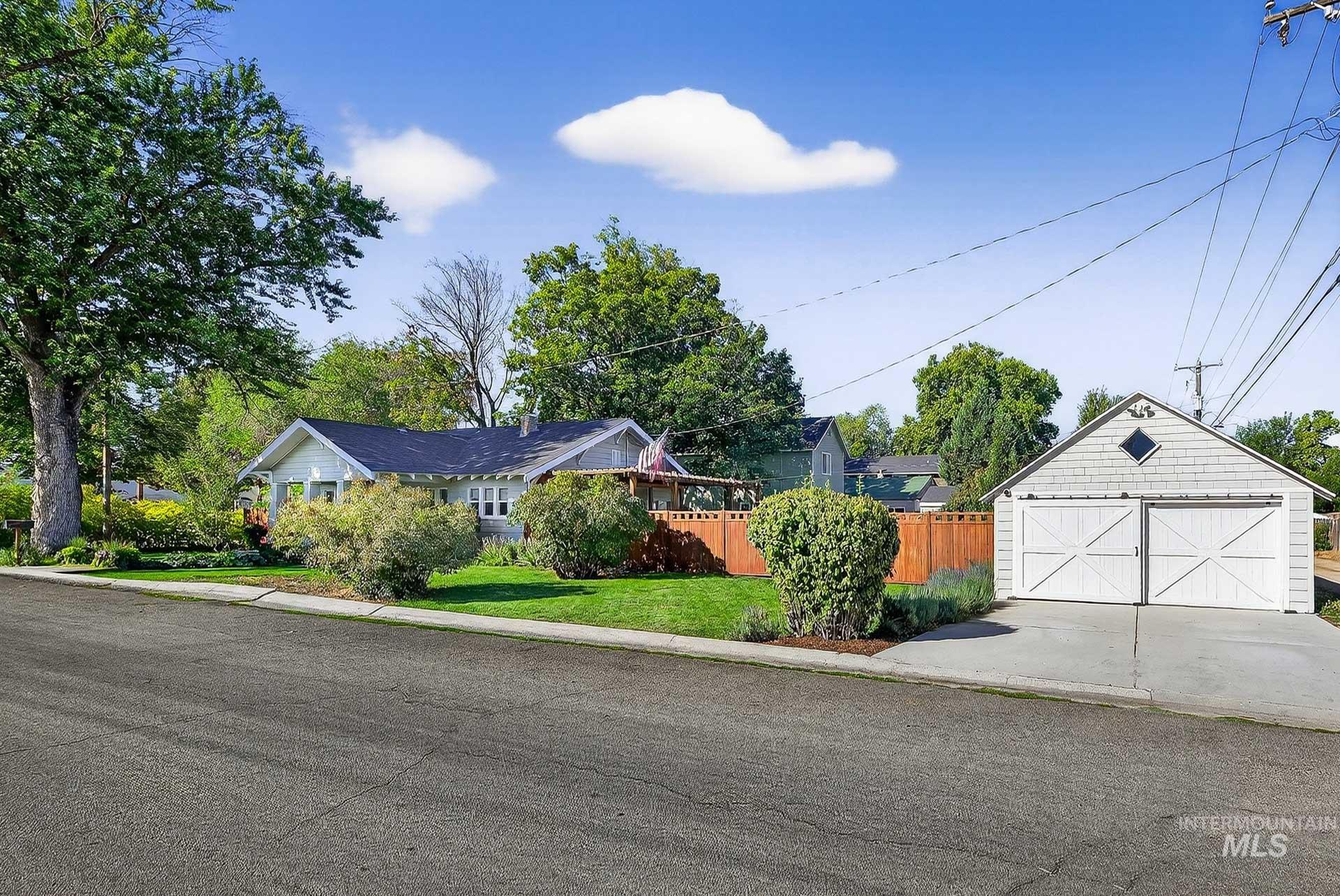 1703 N Hartman St., Boise, Idaho 83704, 2 Bedrooms, 1 Bathroom, Residential For Sale, Price $509,000, 98975976