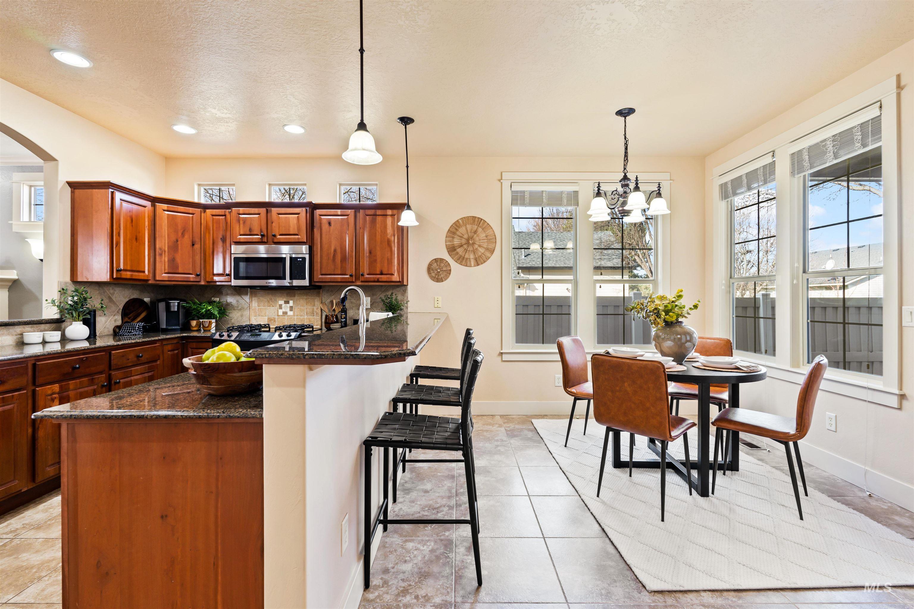 948 E Shadow Creek Ln, Eagle, Idaho 83616, 3 Bedrooms, 2.5 Bathrooms, Residential For Sale, Price $549,000, 98975977