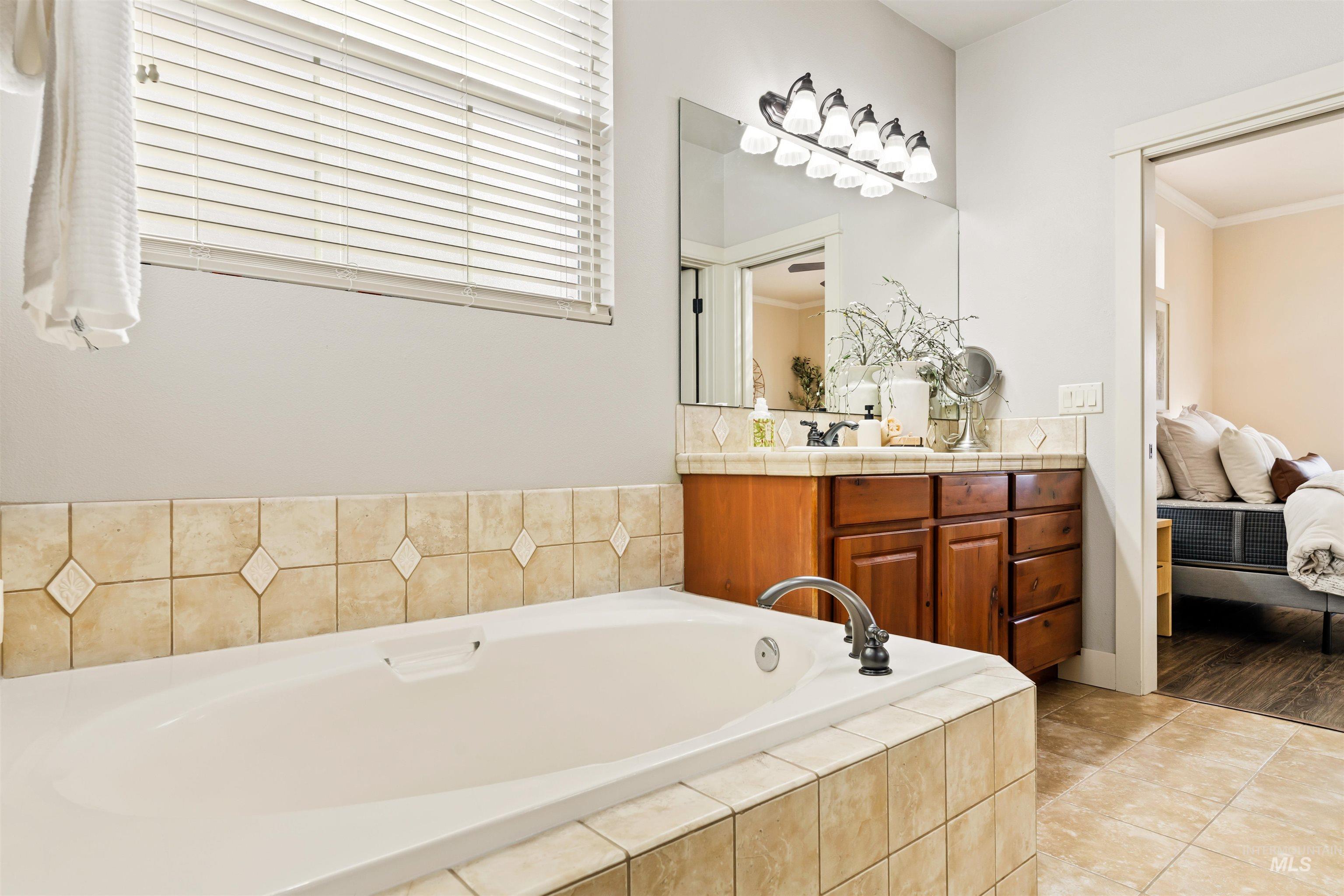 948 E Shadow Creek Ln, Eagle, Idaho 83616, 3 Bedrooms, 2.5 Bathrooms, Residential For Sale, Price $549,000, 98975977