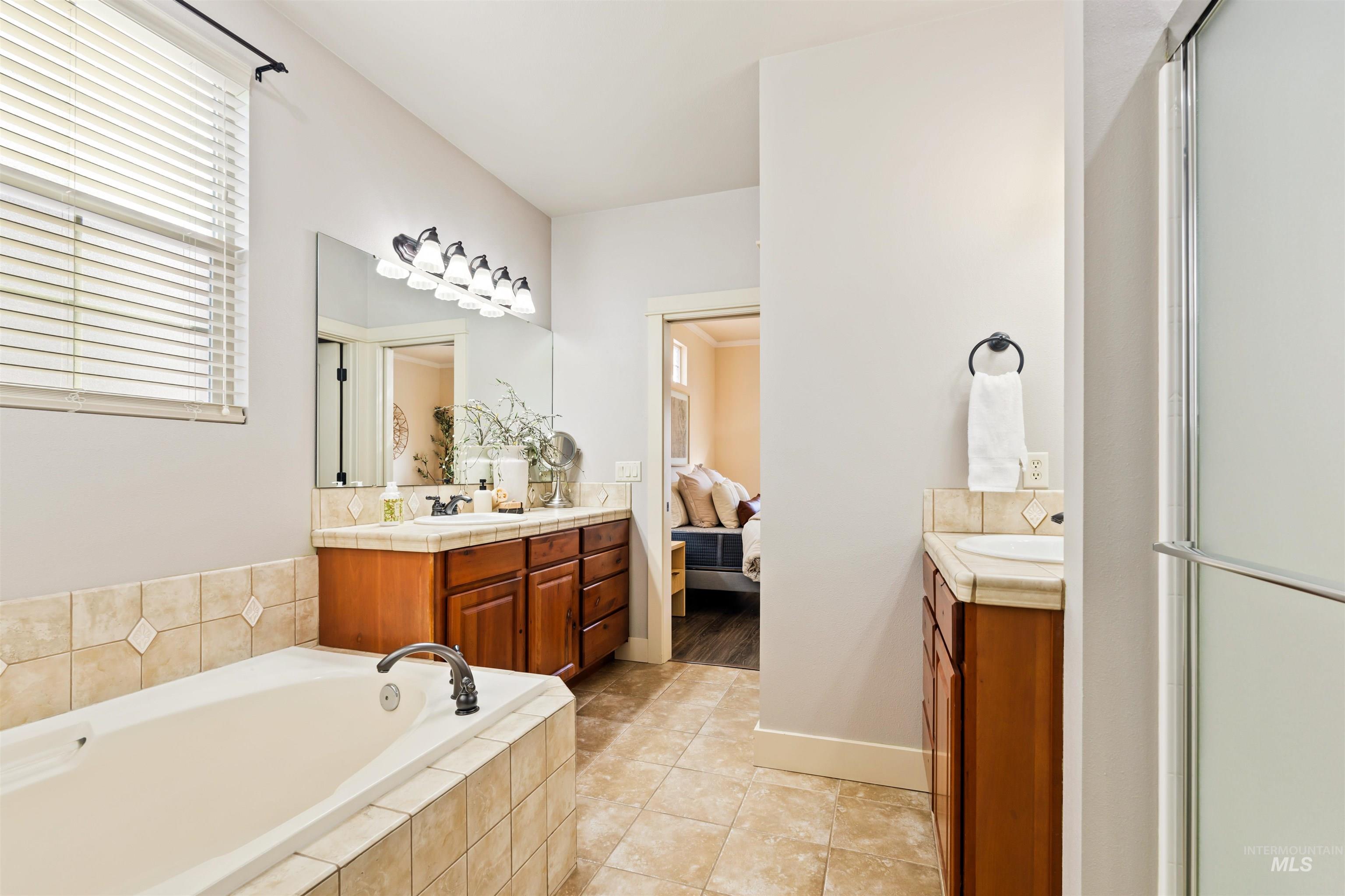 948 E Shadow Creek Ln, Eagle, Idaho 83616, 3 Bedrooms, 2.5 Bathrooms, Residential For Sale, Price $549,000, 98975977