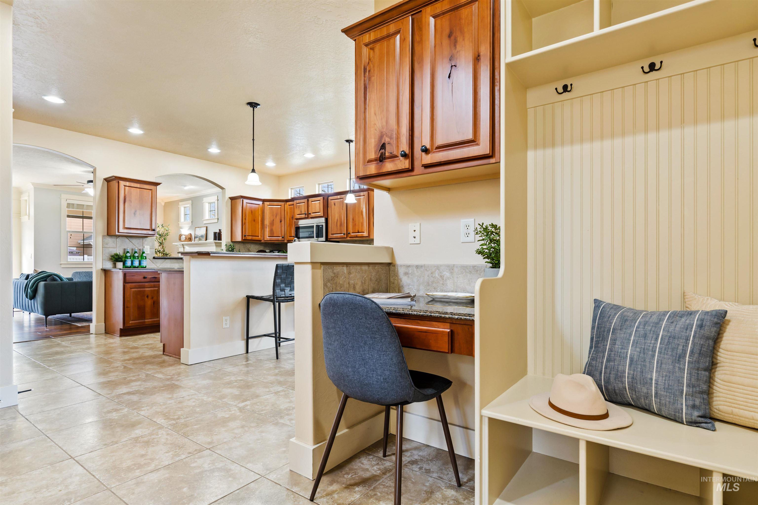 948 E Shadow Creek Ln, Eagle, Idaho 83616, 3 Bedrooms, 2.5 Bathrooms, Residential For Sale, Price $549,000, 98975977